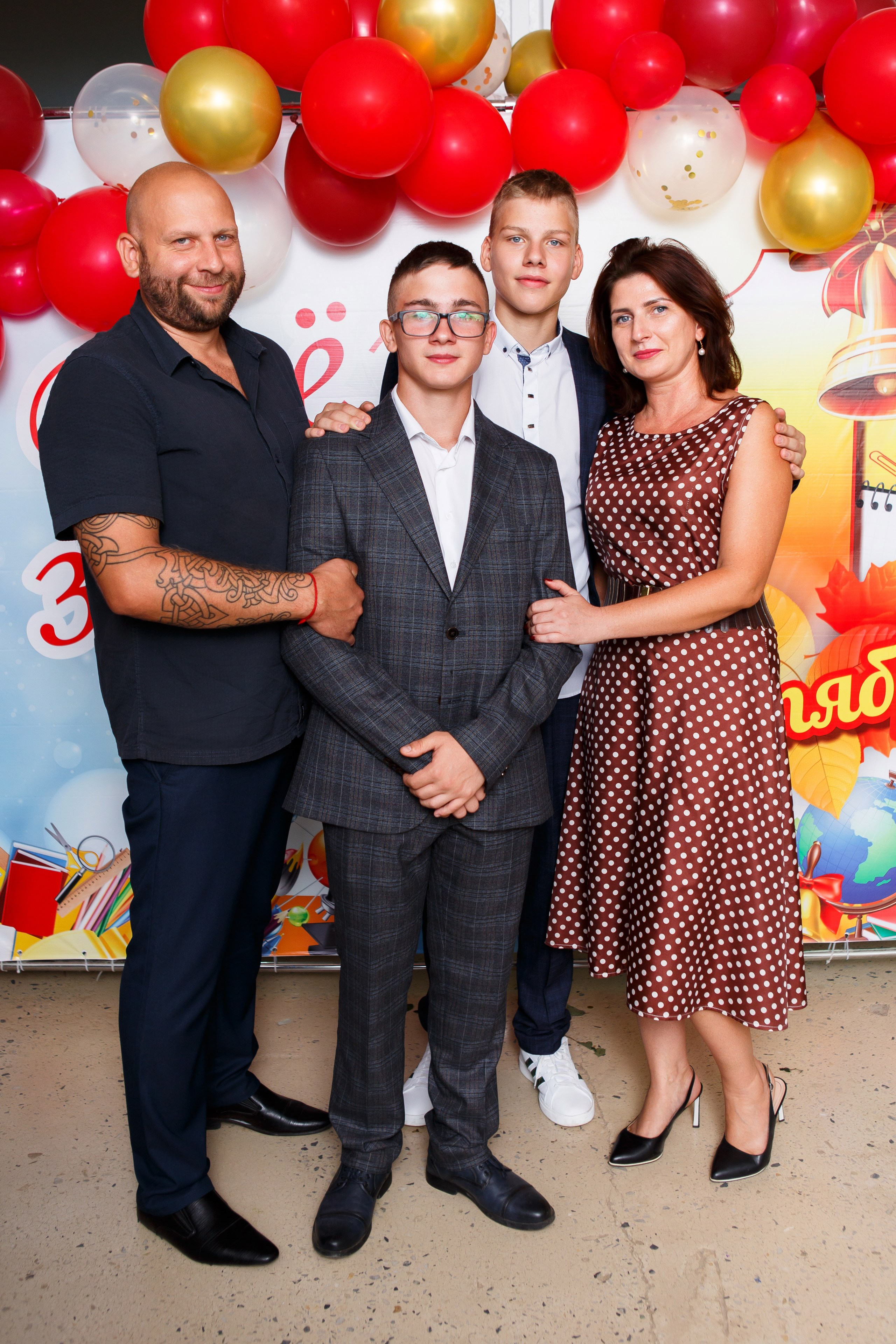 1 СЕНТЯБРЯ 2024 ГОДА — 9 ШКОЛА — ФОТОСЕССИЯ С РОДИТЕЛЯМИ. ТВОЙ АЛЬБОМ / ТВОИ ПРАВИЛА