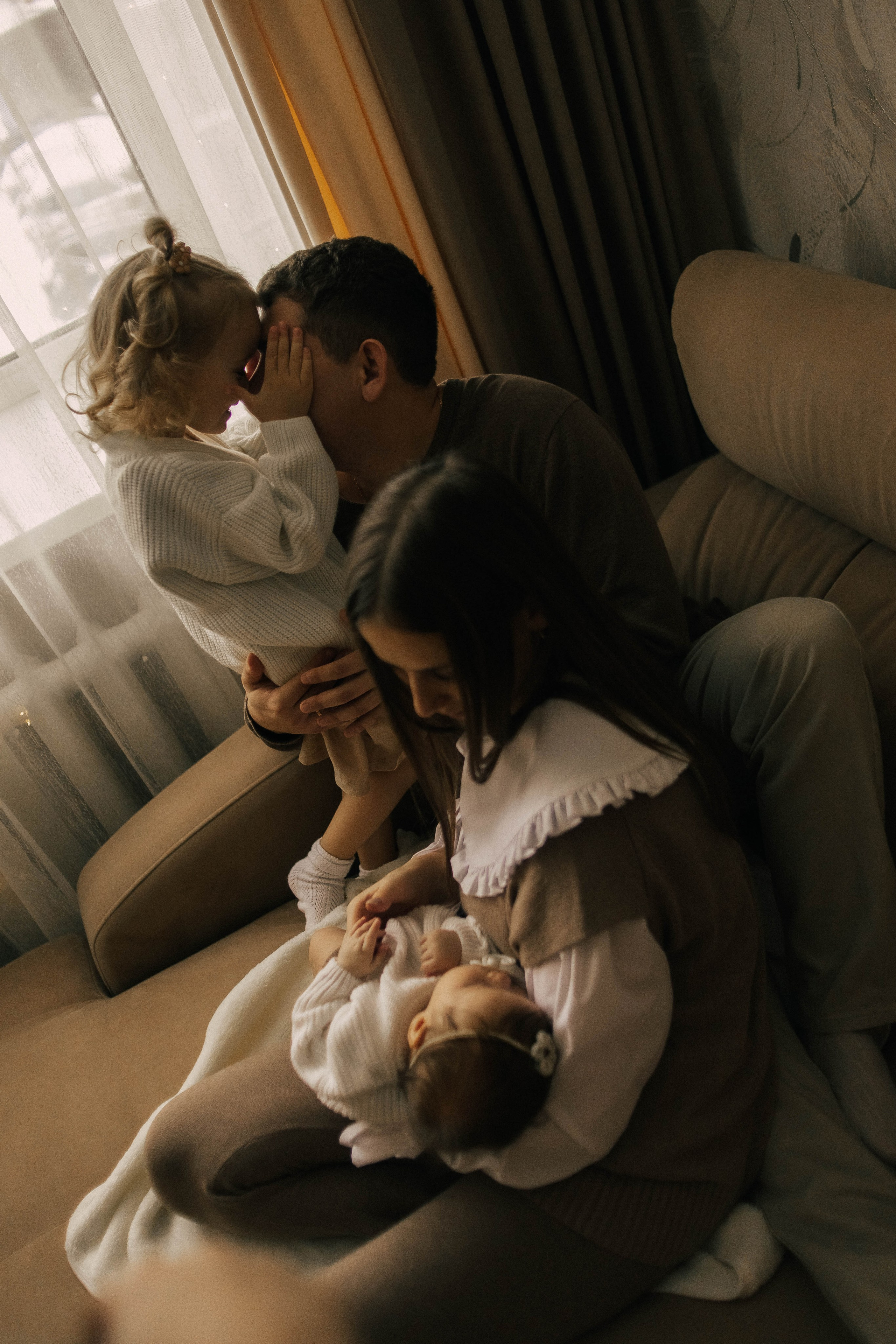 Анастасия, Андрей, Ариша и Анюта. Главная