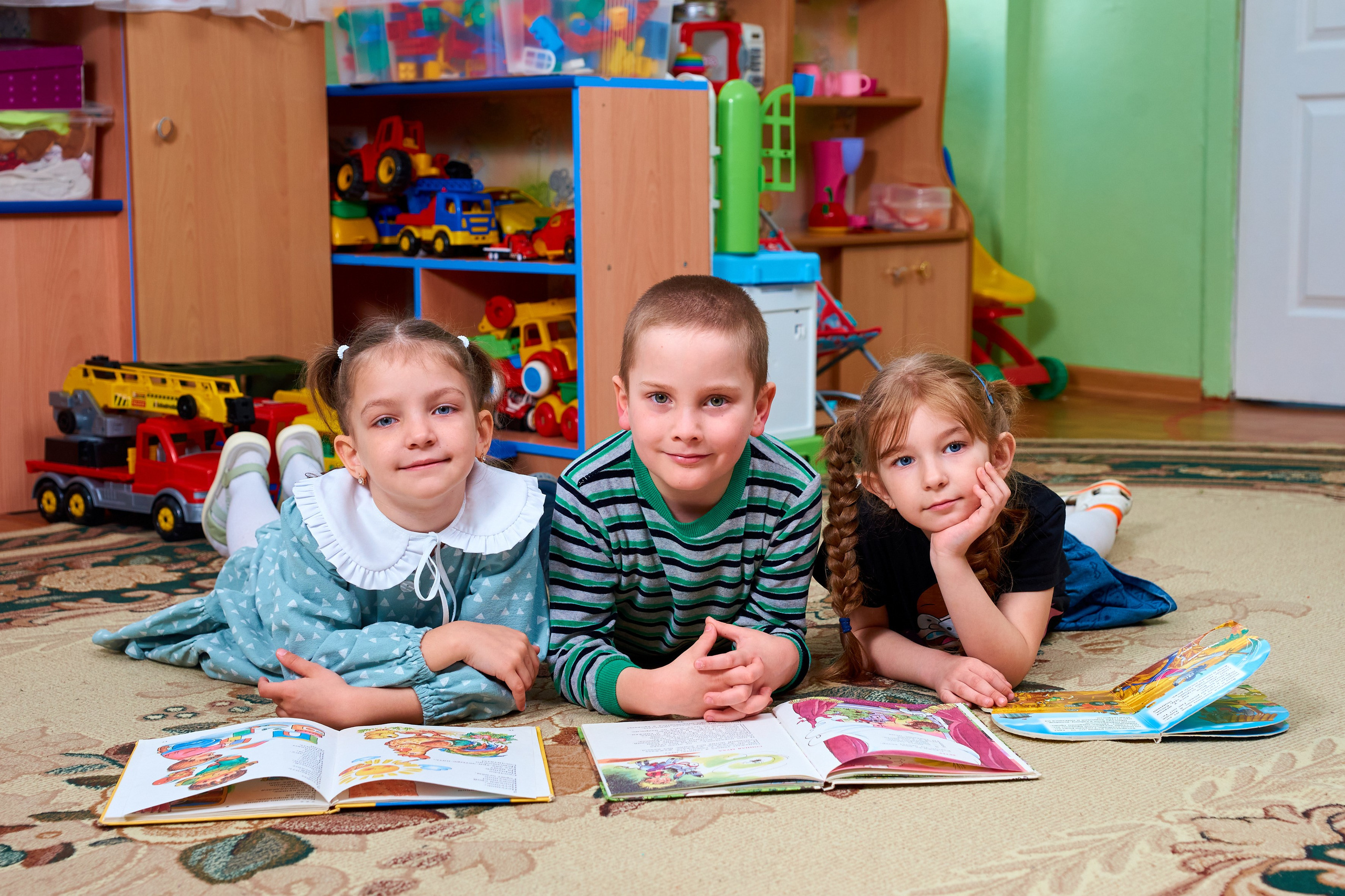 Игры и занятия в группе. Childrenfoto.ru