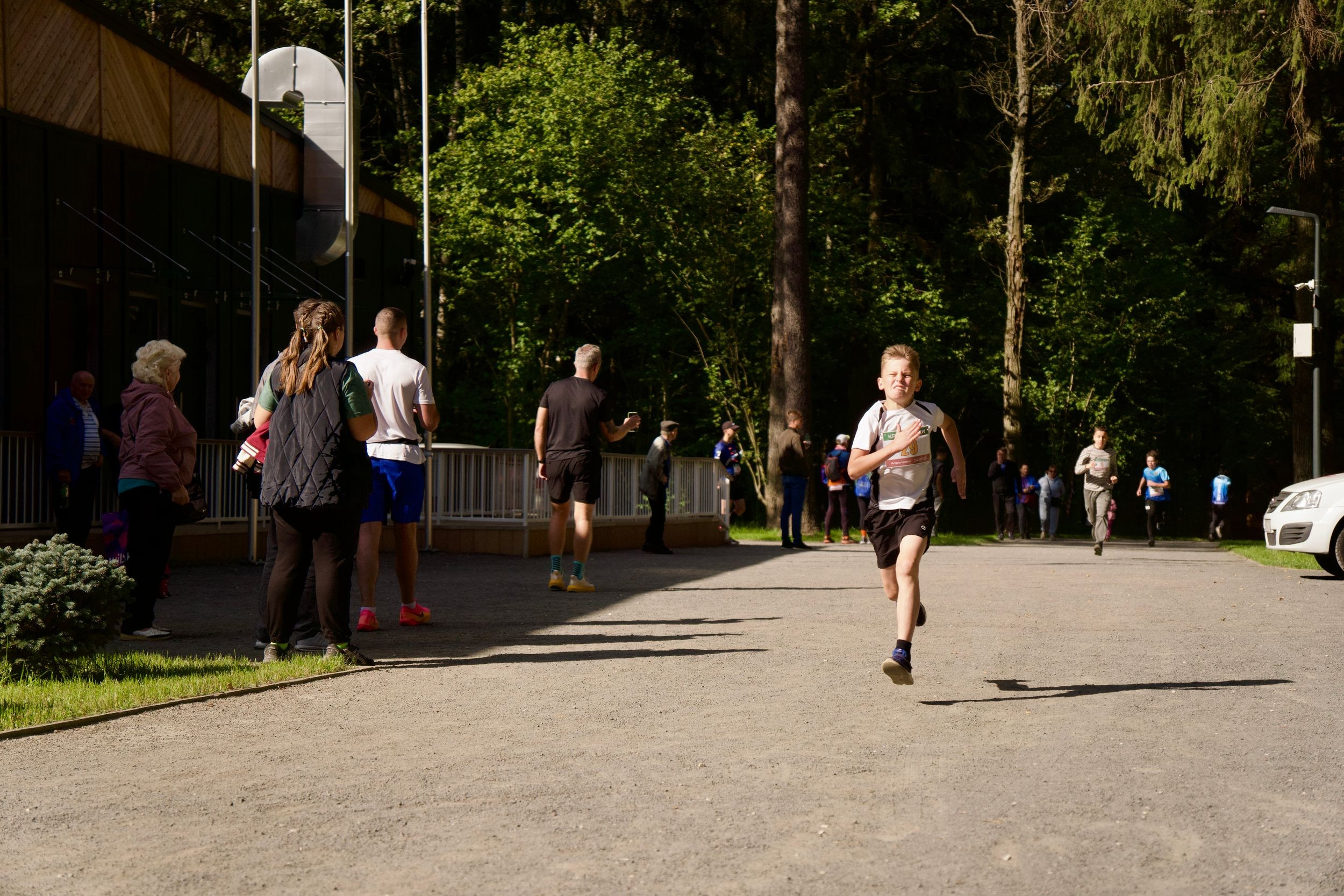 Забег в парке «Дубки». Кафе «БЕЛКА НАШЕПТАЛА». Ну оооочень концептуальное кафе