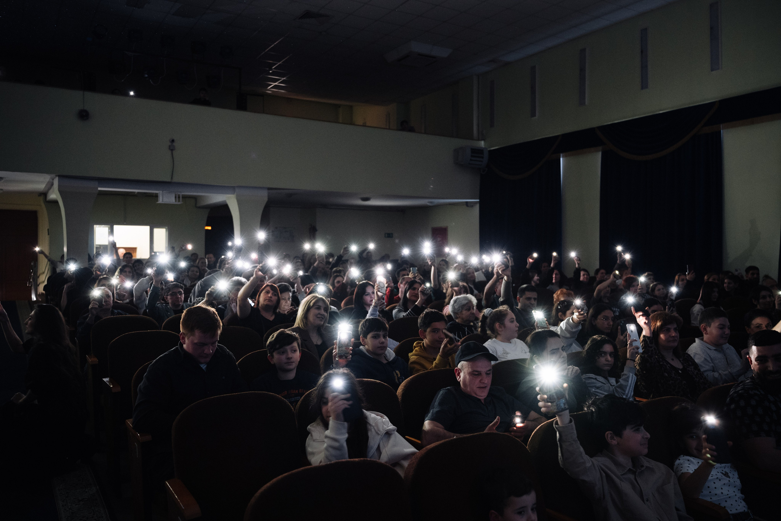 Благотворительный концерт в помощь Артему Сардаряну. Фотограф Артем Севостьянов. Профессиональная фотосъемка в Ногинске, Москве, Московской области и за границей
