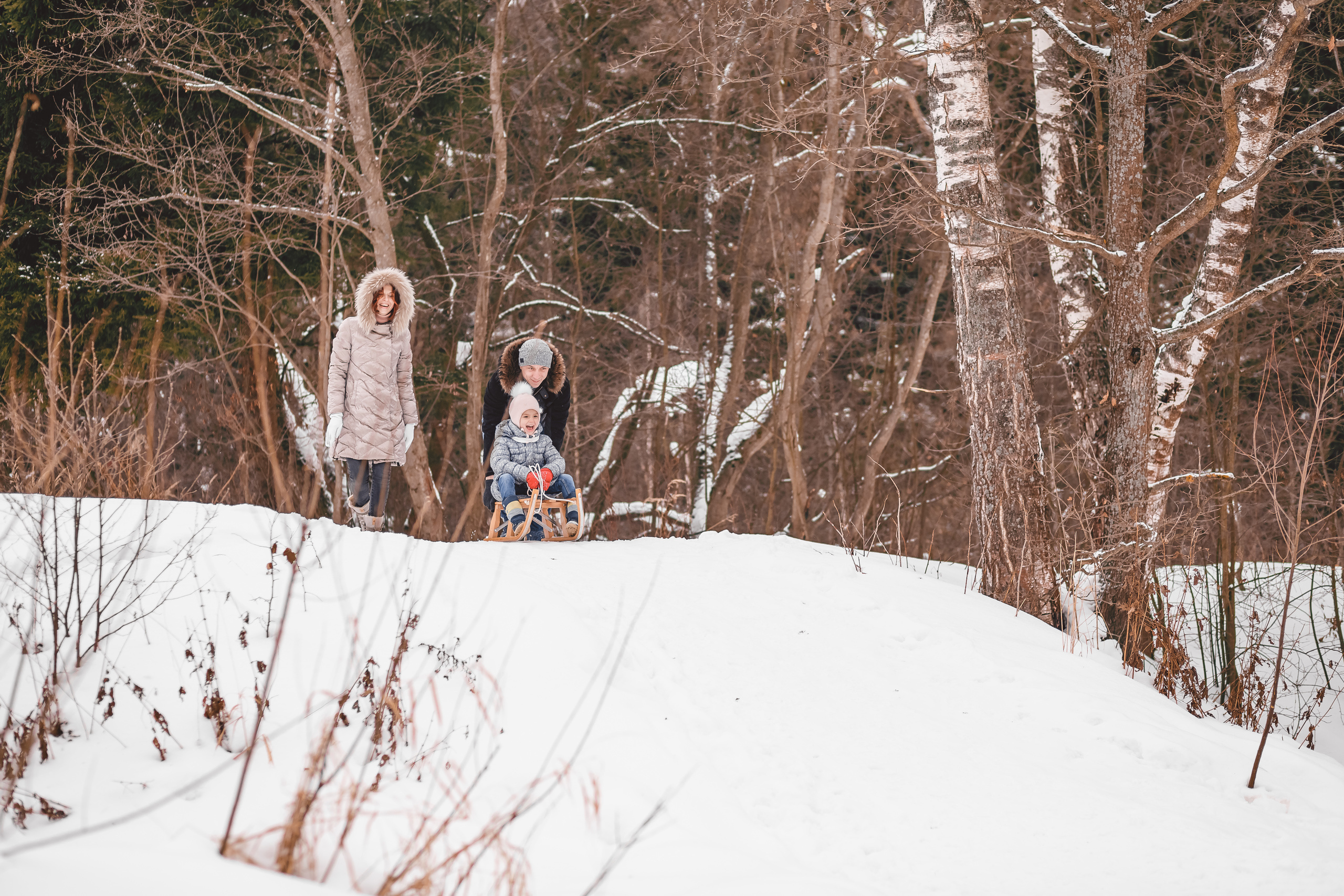 Семейная фотосессия зимой на природе