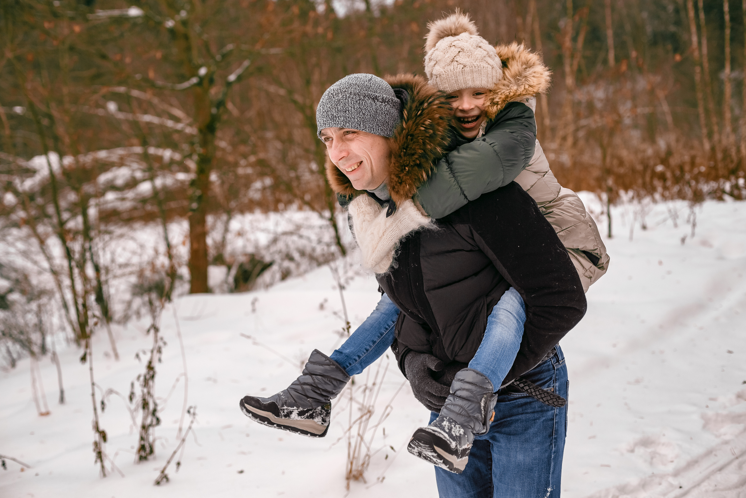 Семейная фотосессия зимой на природе