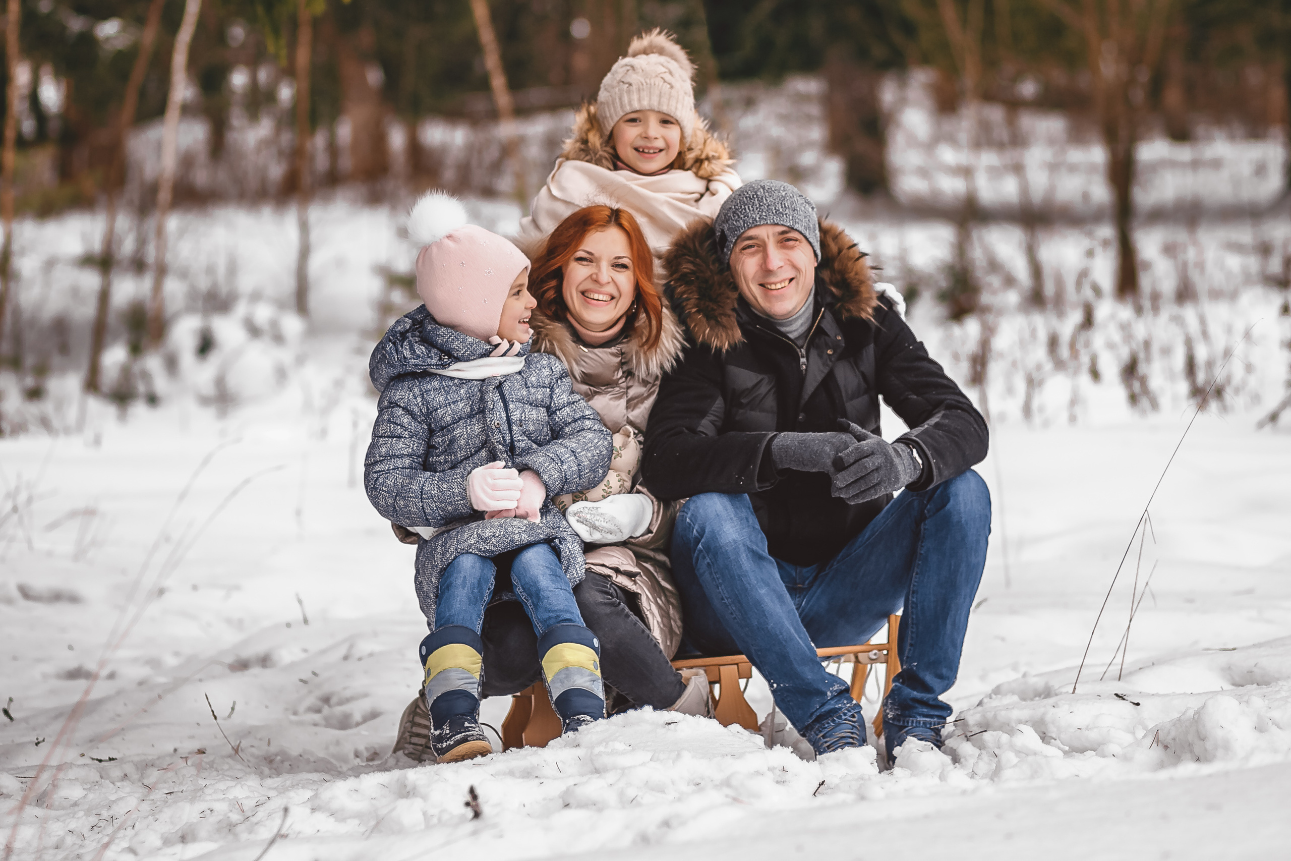 Семейная фотосессия зимой на природе
