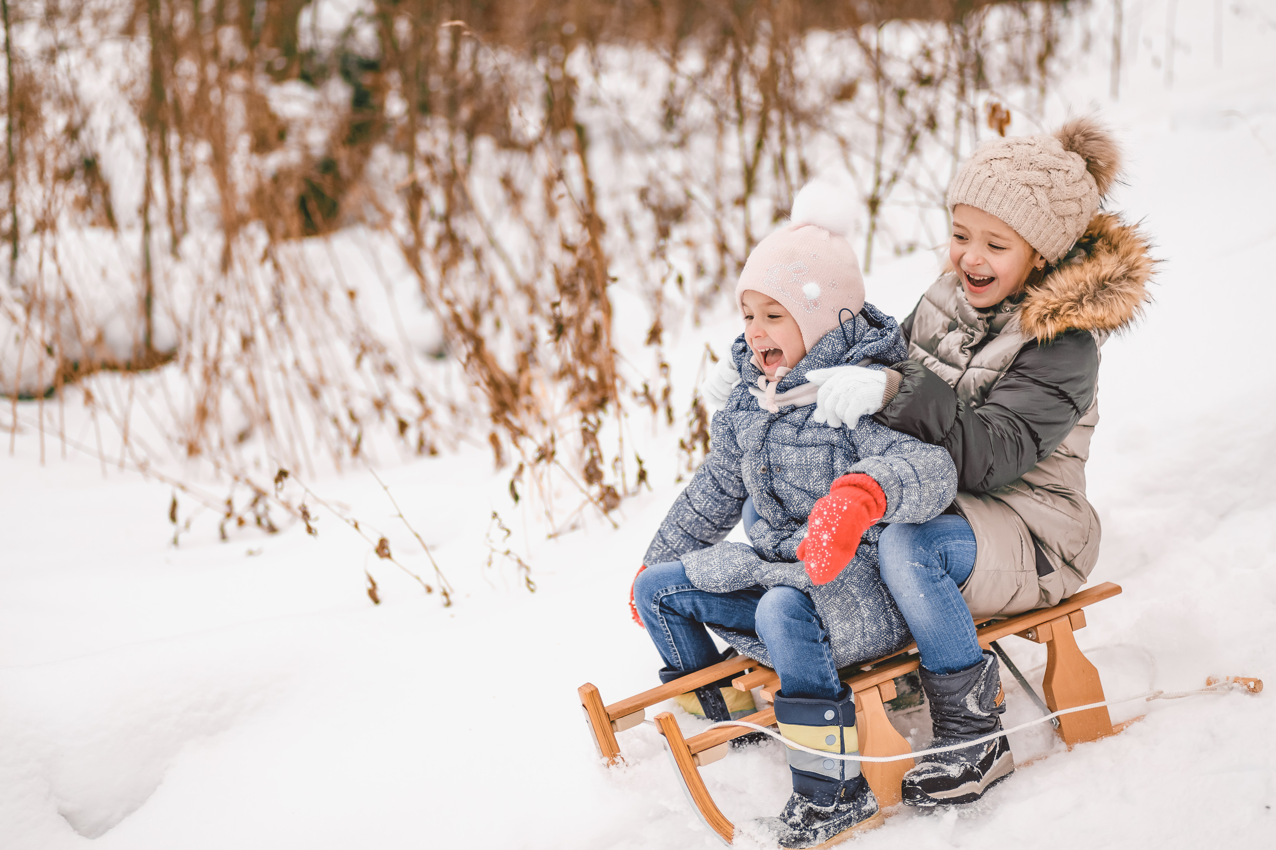 Семейная фотосессия зимой на природе