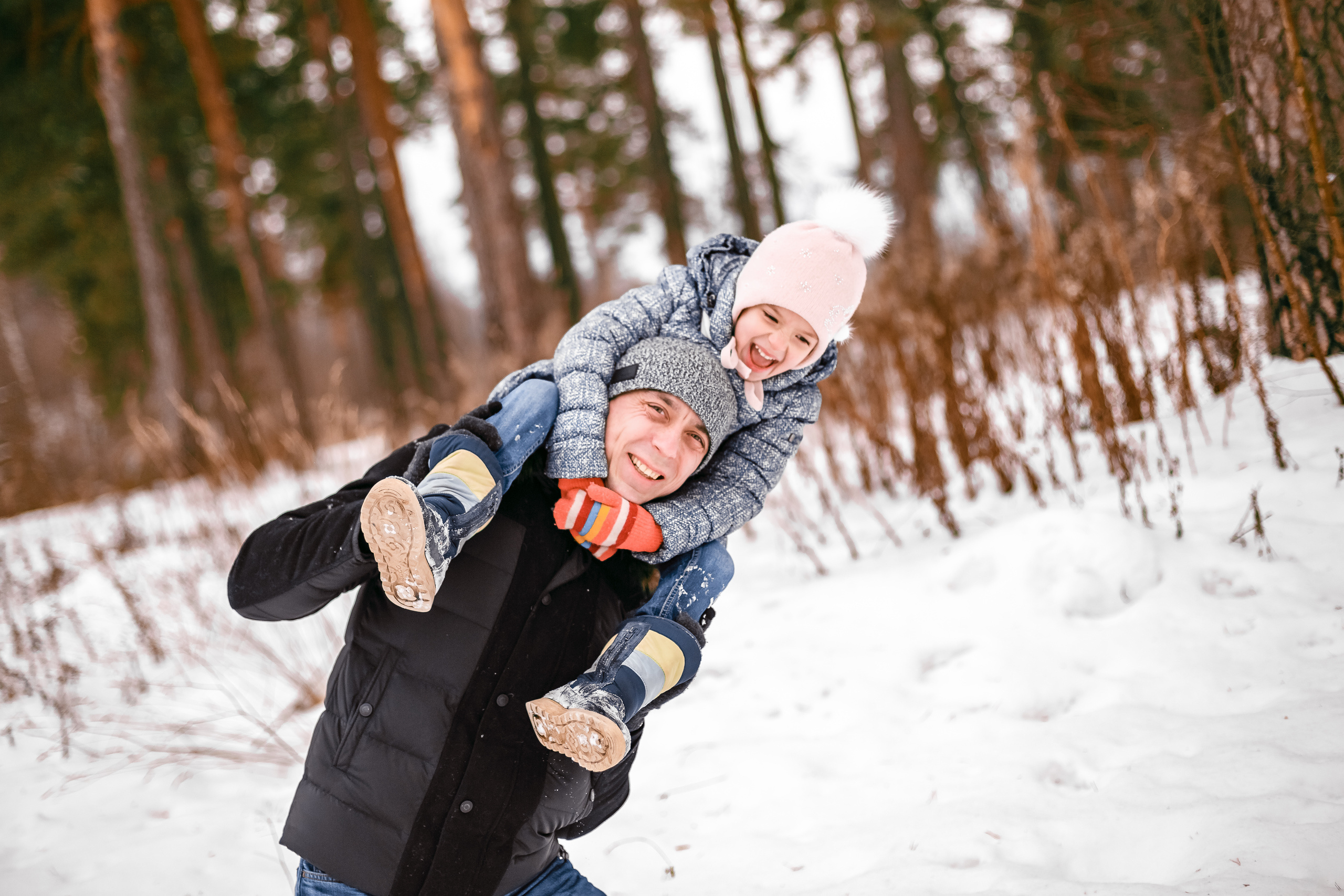 Семейная фотосессия зимой на природе