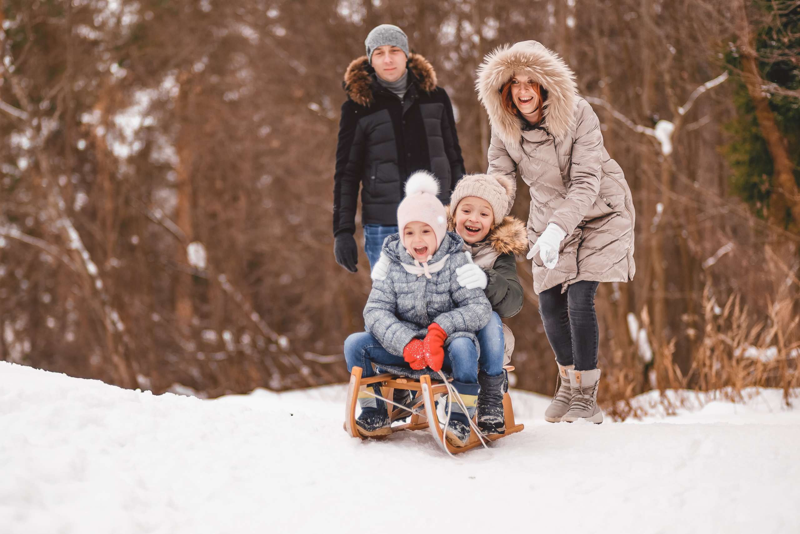 Семейная фотосессия зимой на природе