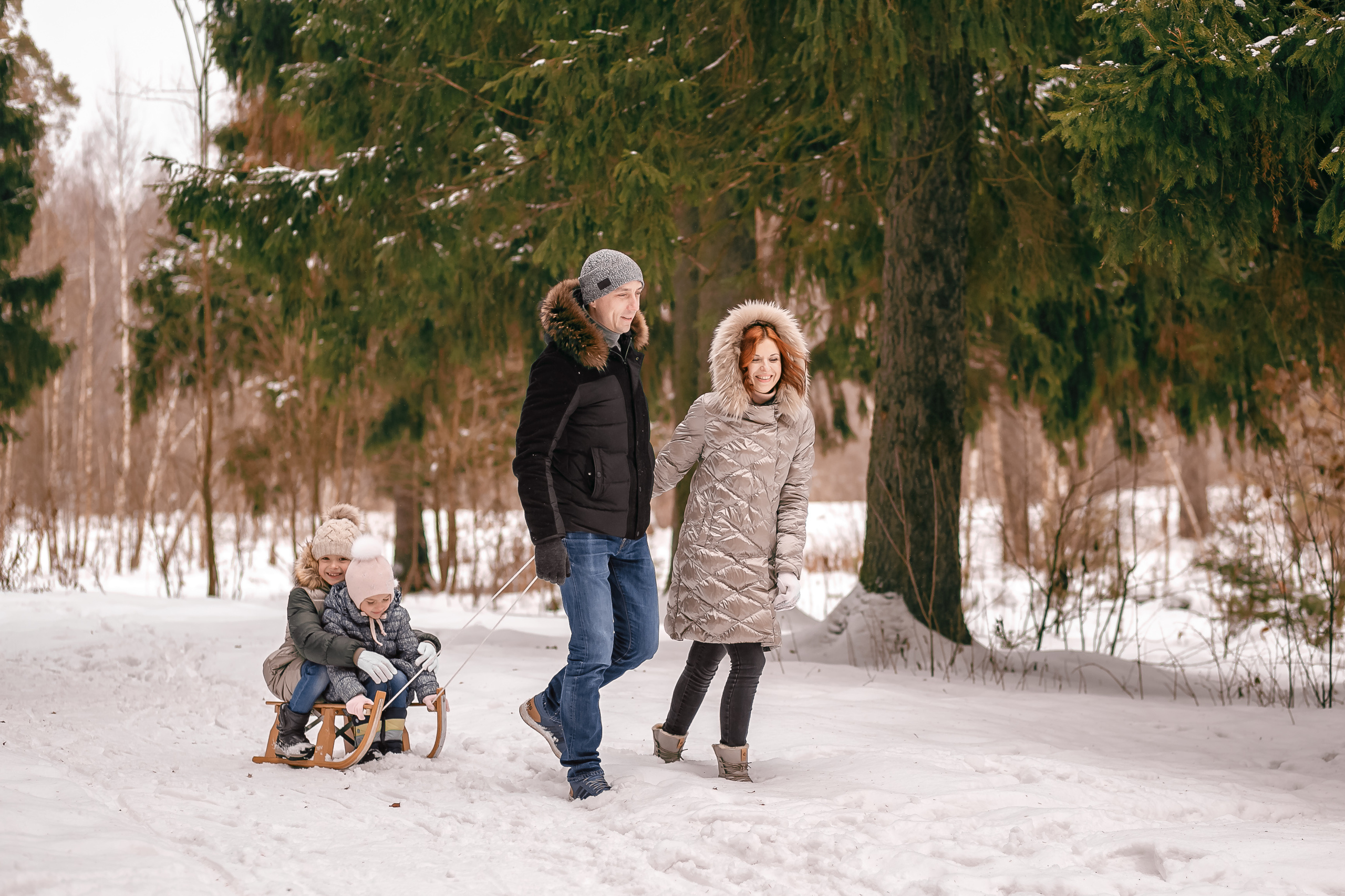 Семейная фотосессия зимой на природе
