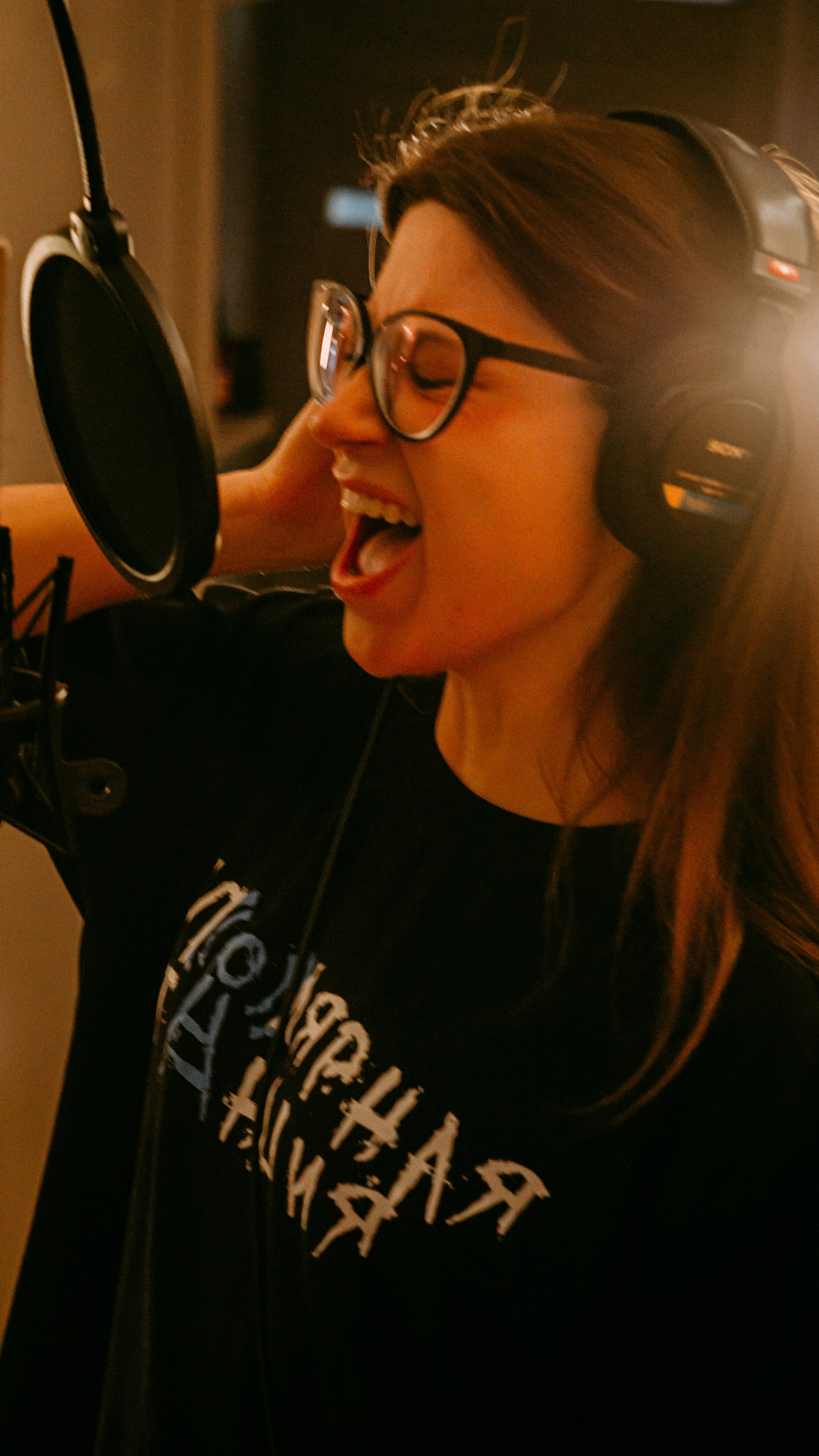 Фотосъемка записи песни в студии. ФОТОГРАФ В МОСКВЕ ЛЮДМИЛА СТРОКОВА