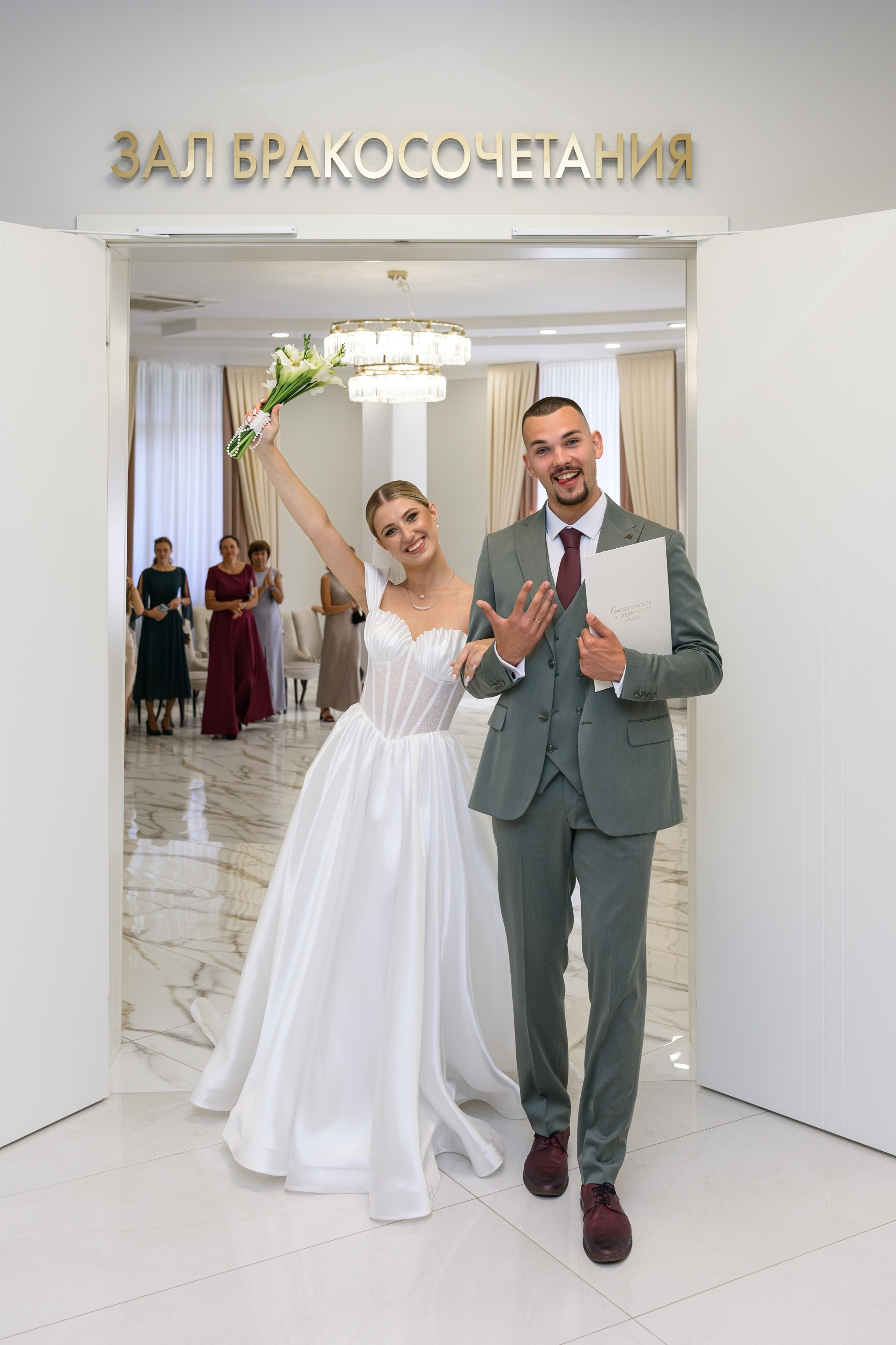 Свадебная фотосессия в отеле «Милан». Свадебный фотограф Москва Юрий Кульман