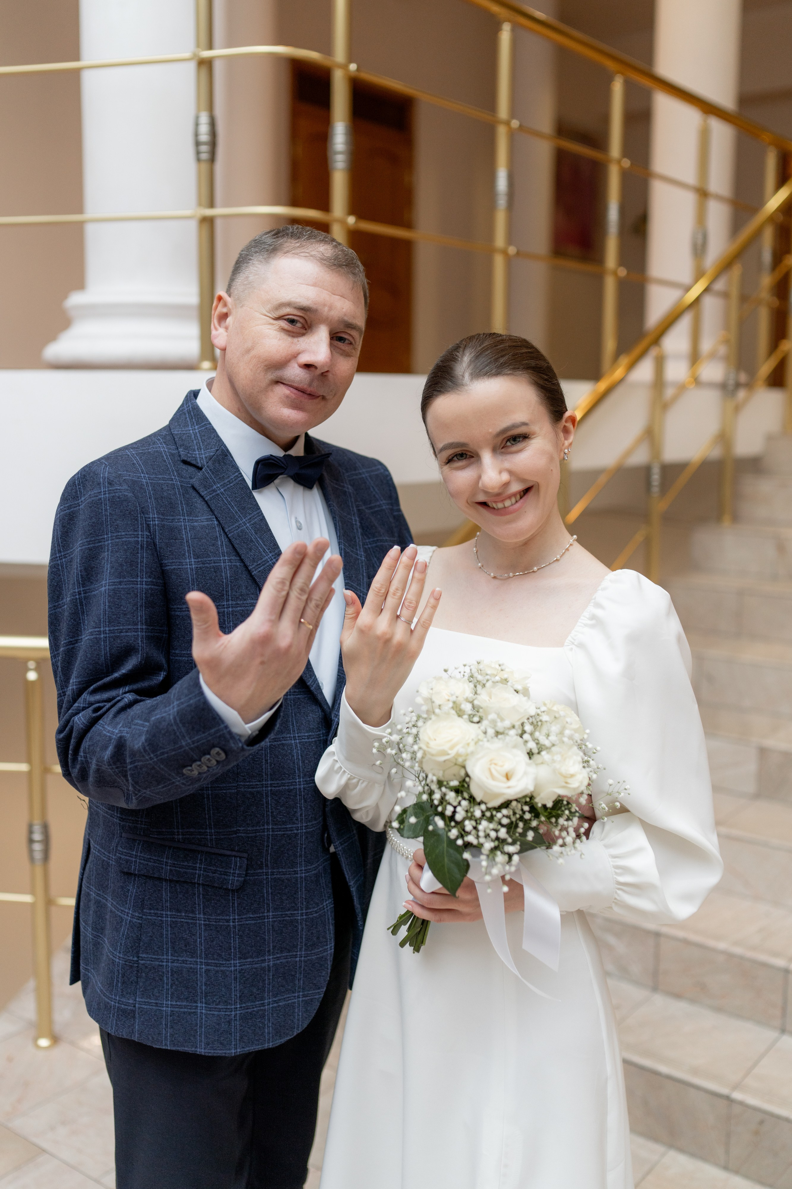 Свадебная фотосессия в загсе Приморского района на улице