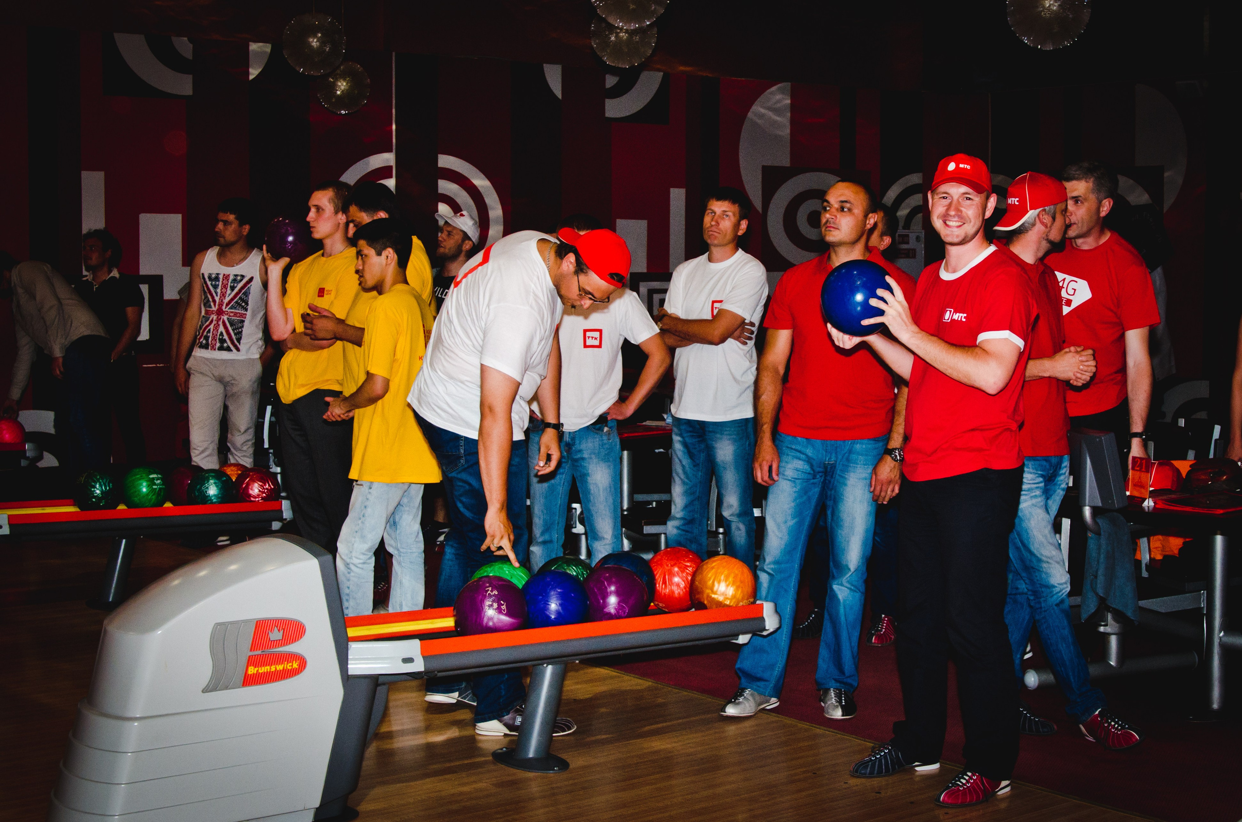 Копоратив.МТС-Теле2-Ростелеком.Боулинг. Свадебный и семейный фотограф Денис Лукьянов в Краснодаре, Краснодарском крае и Республике Крым