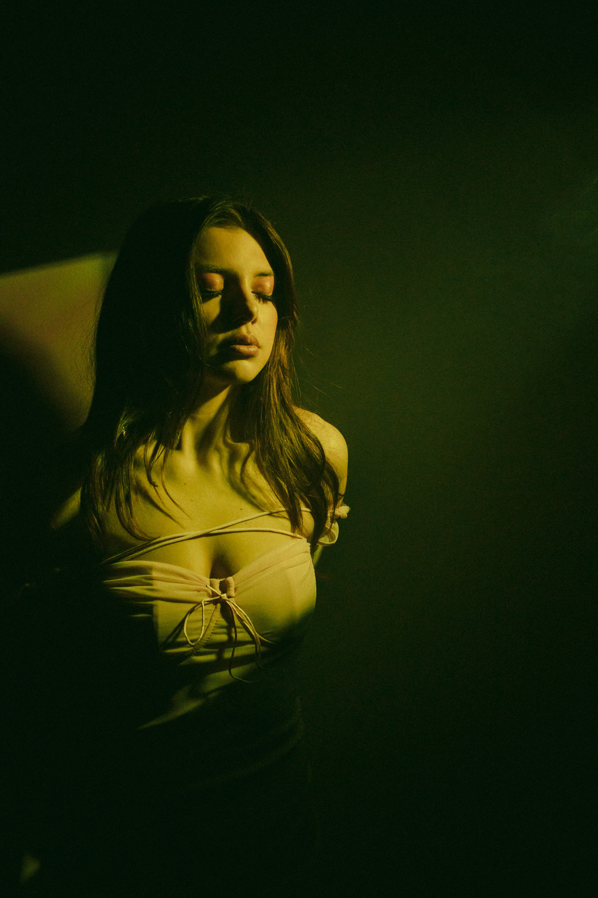 К свету. Портретный фотограф Лакшин Денис. Истории через фотографию