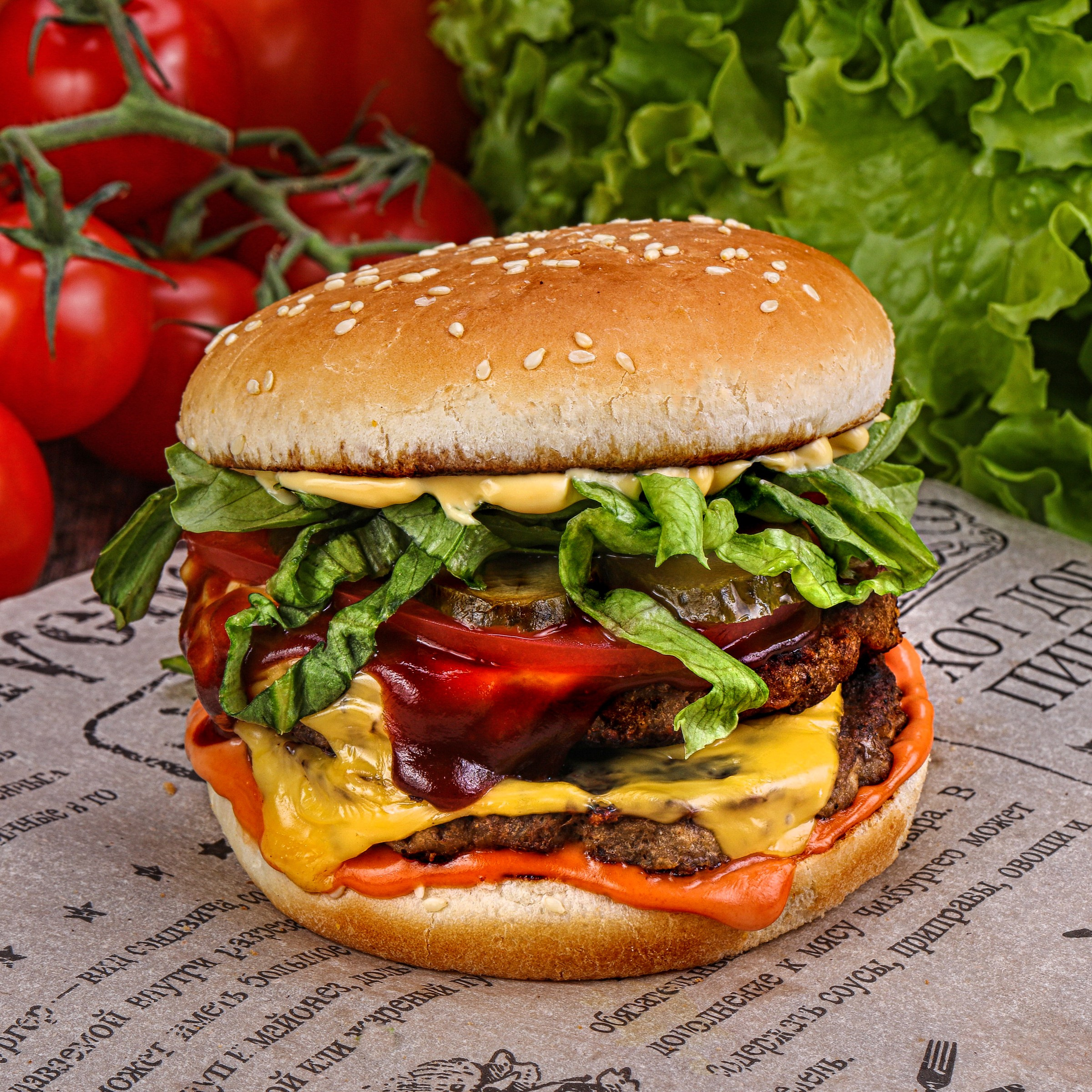 Фотосъемка бургеров и гамбургеров. Заказ по тел.: +7 (906) 006-90-22. Фуд-фотограф Андрей Старостин — съемка еды в Москве. 9000 руб. в час