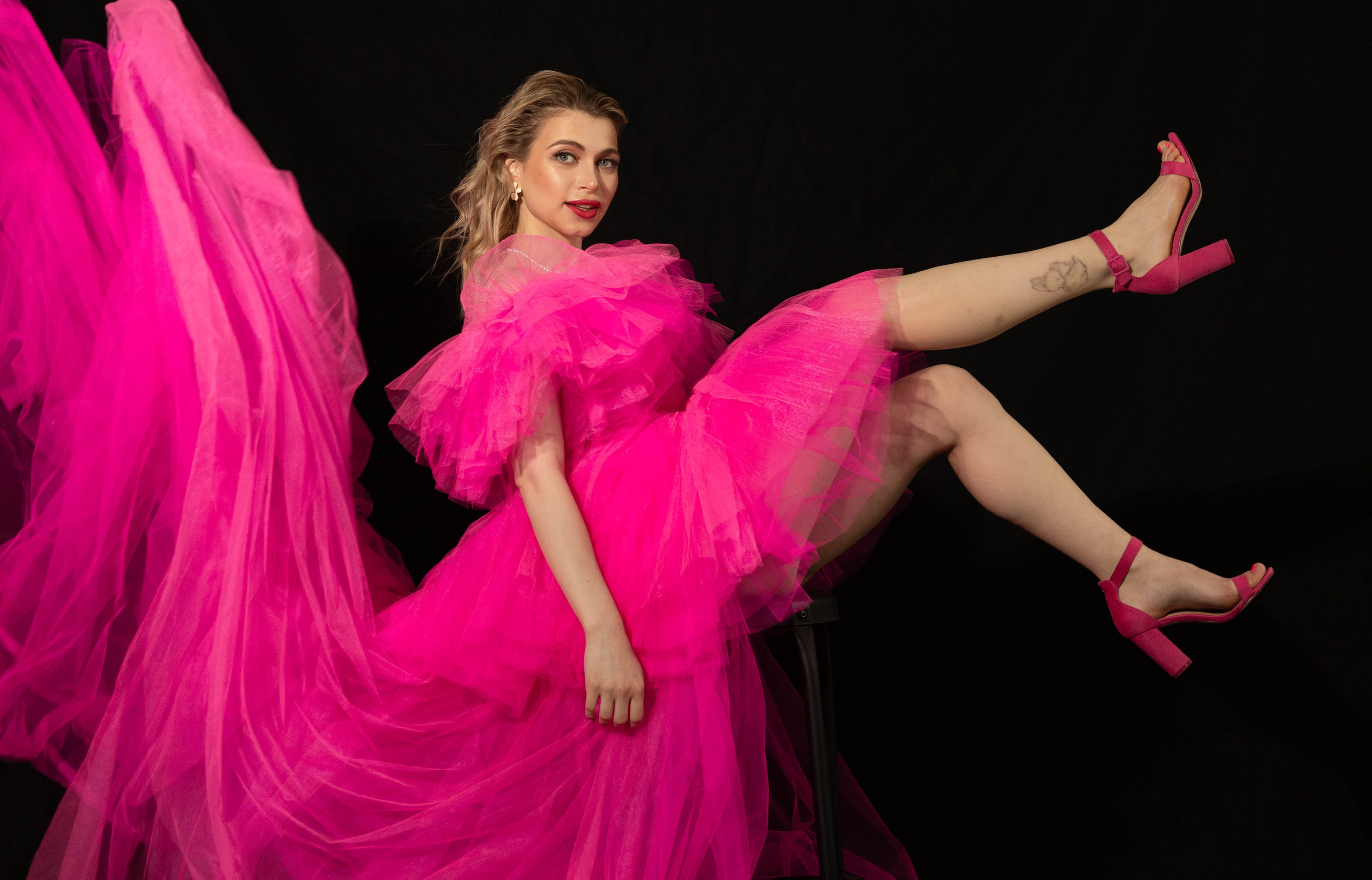 Екатерина. Fuchsia on black. Портретный фотограф Панферова Регина г. Санкт-Петербург, г. Казань