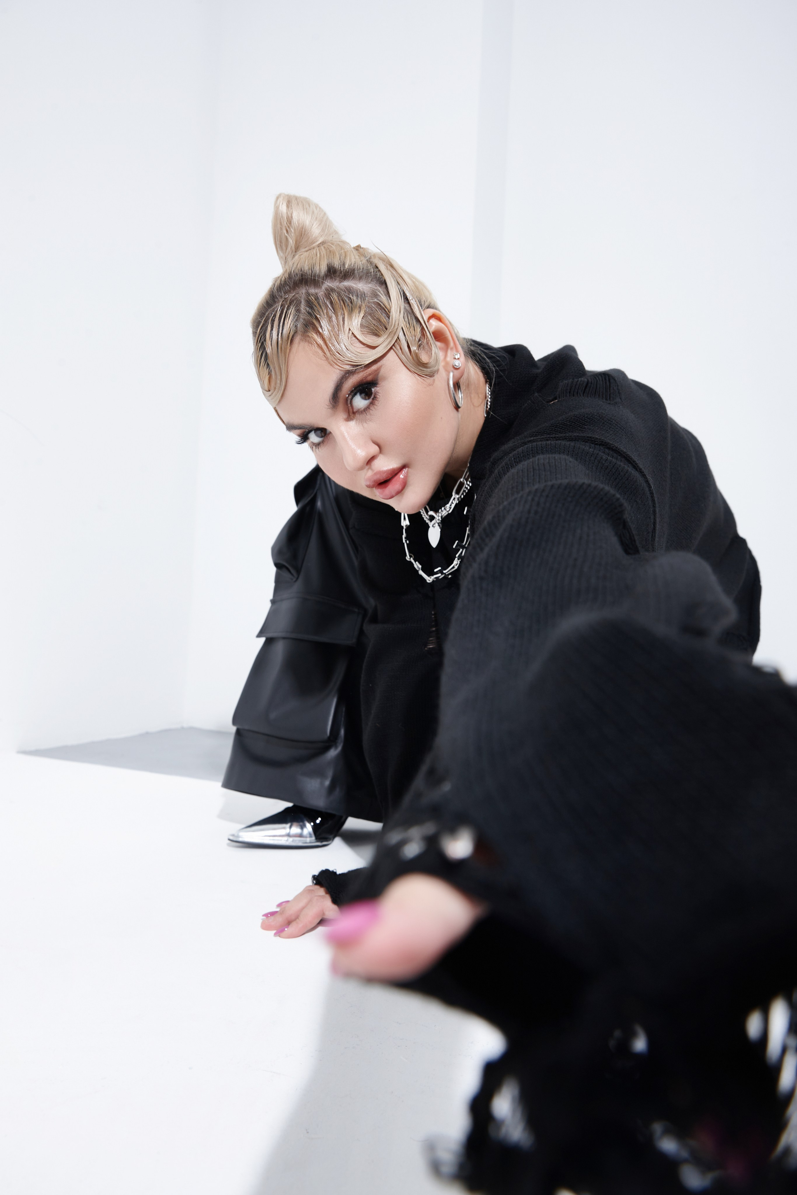 VESNA. Фотограф Sasha Saunder