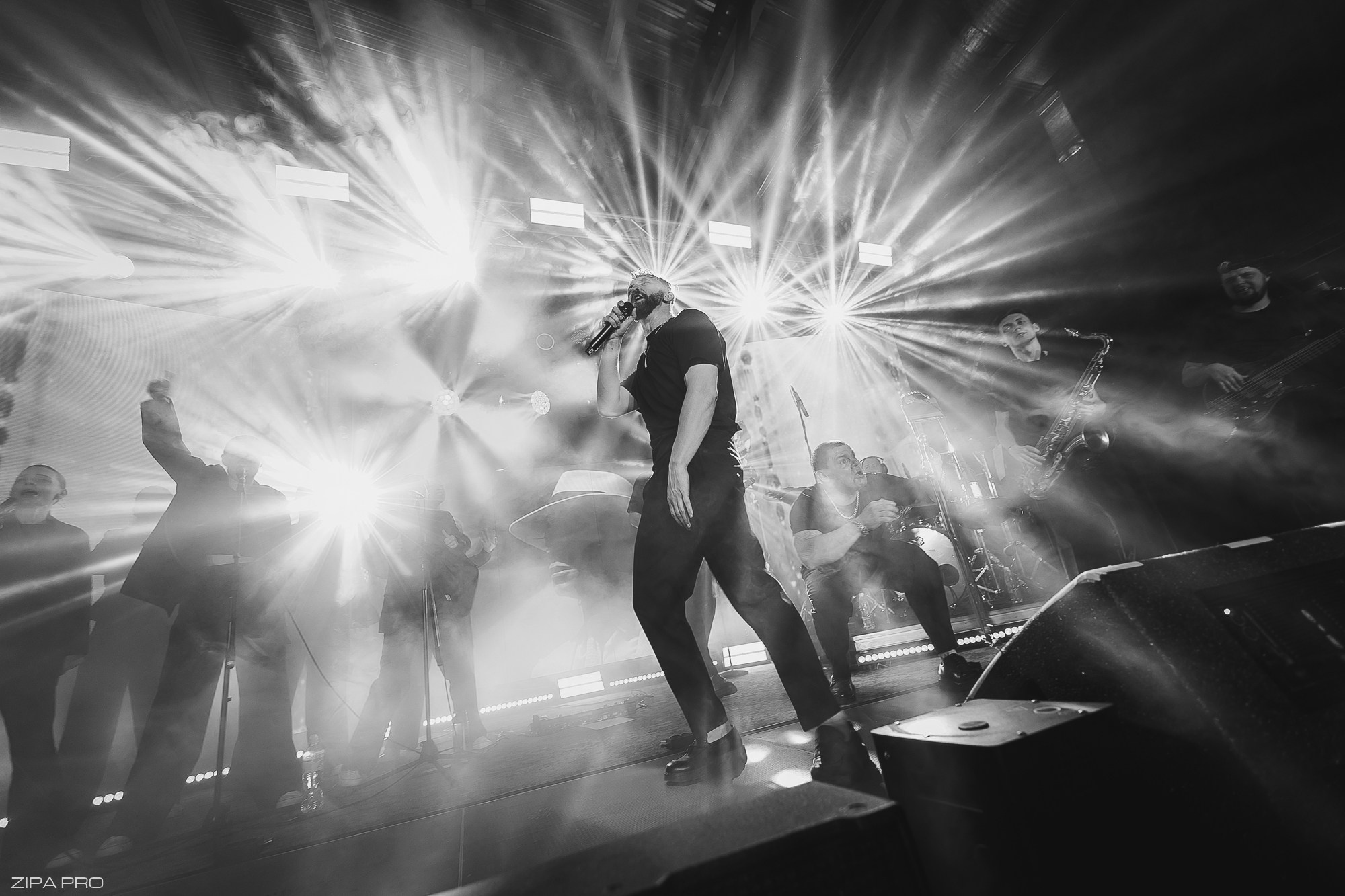 Сольный концерт кавер-группы «Балбесы». Фотограф Zipa Pro