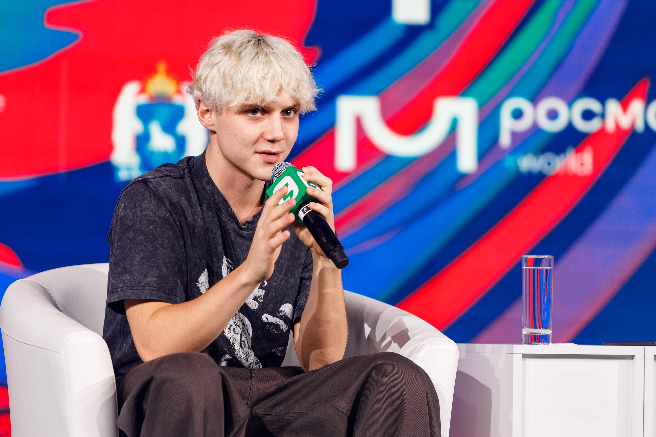 Всемирный фестиваль молодёжи 2024 в России. Репортажный фотограф в Москве, Сочи и Санкт-Петербурге