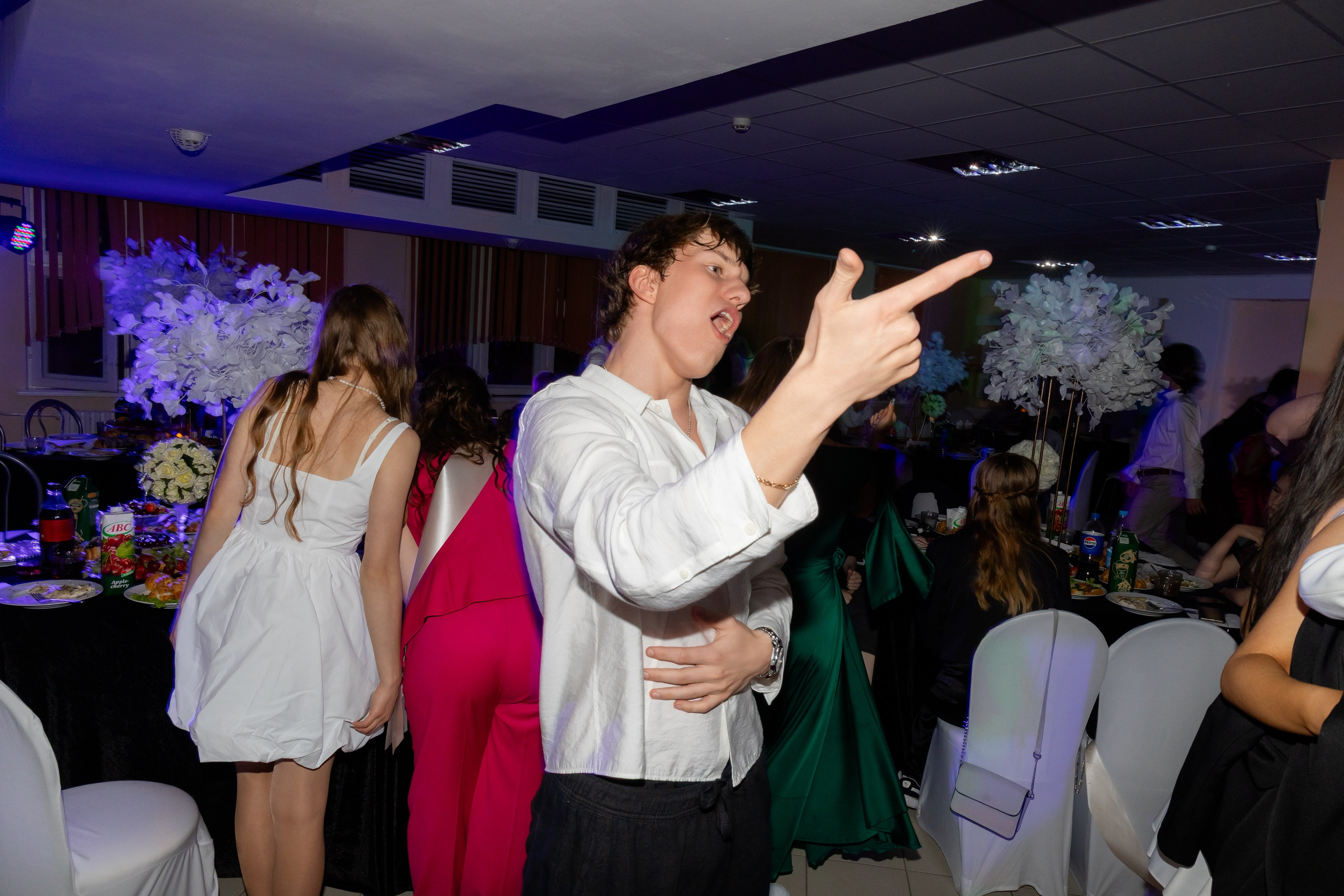 Школьный выпускной 2025 год в Минске, Беларуси. Свадебный фотограф в Минске/Беларуси Сергей Спиридонов