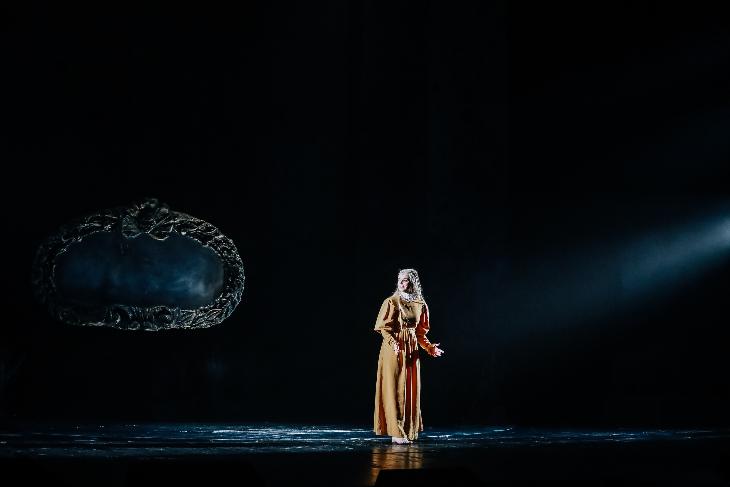 «Яга». Молодежный театр Алтая им. В. С. Золотухина. Режиссёр Дарья Догадова. Фоторепортаж. Театральная фотосъёмка