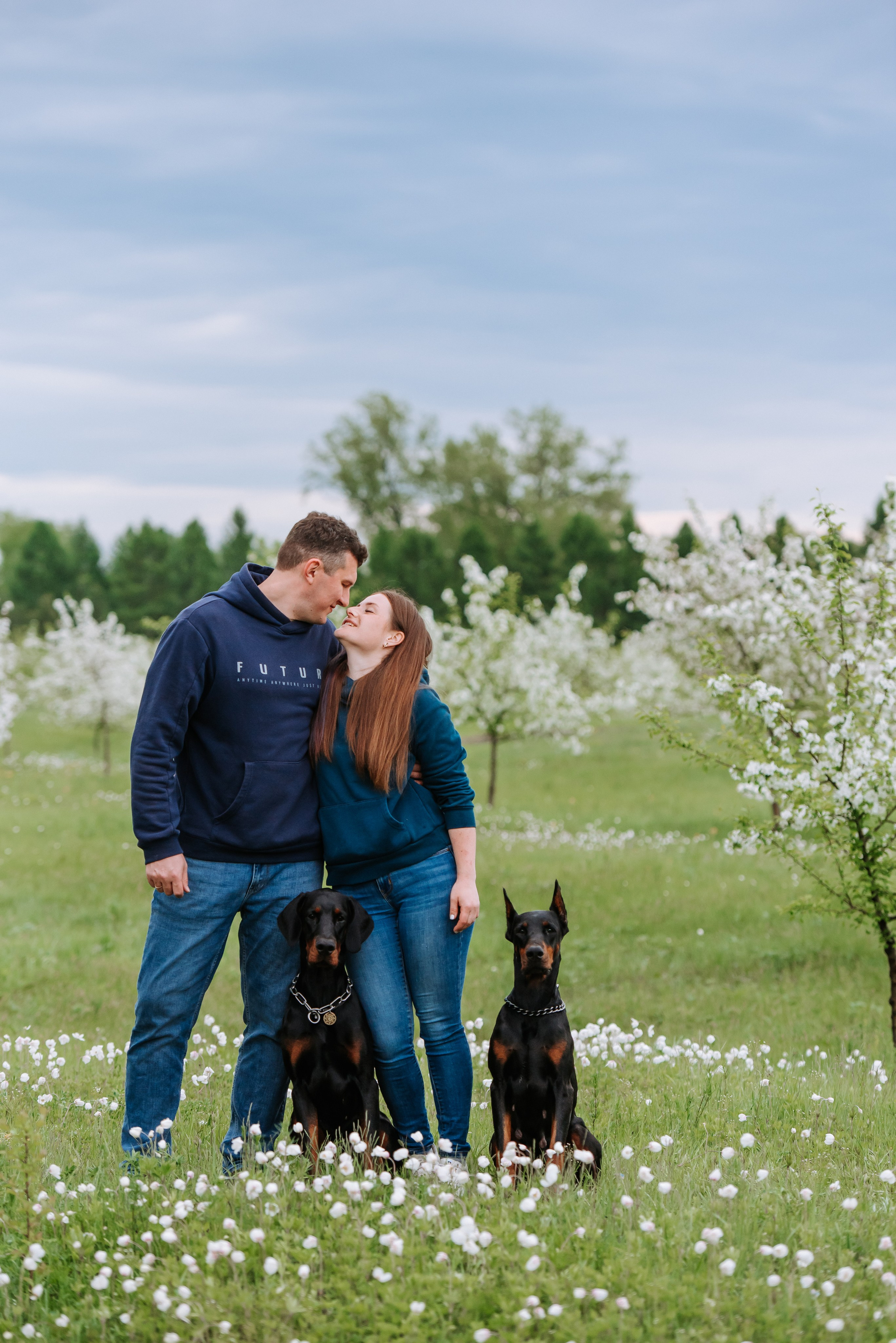 Цветение с доберманами. Фотограф Диана Оленина Красноярск / Братск