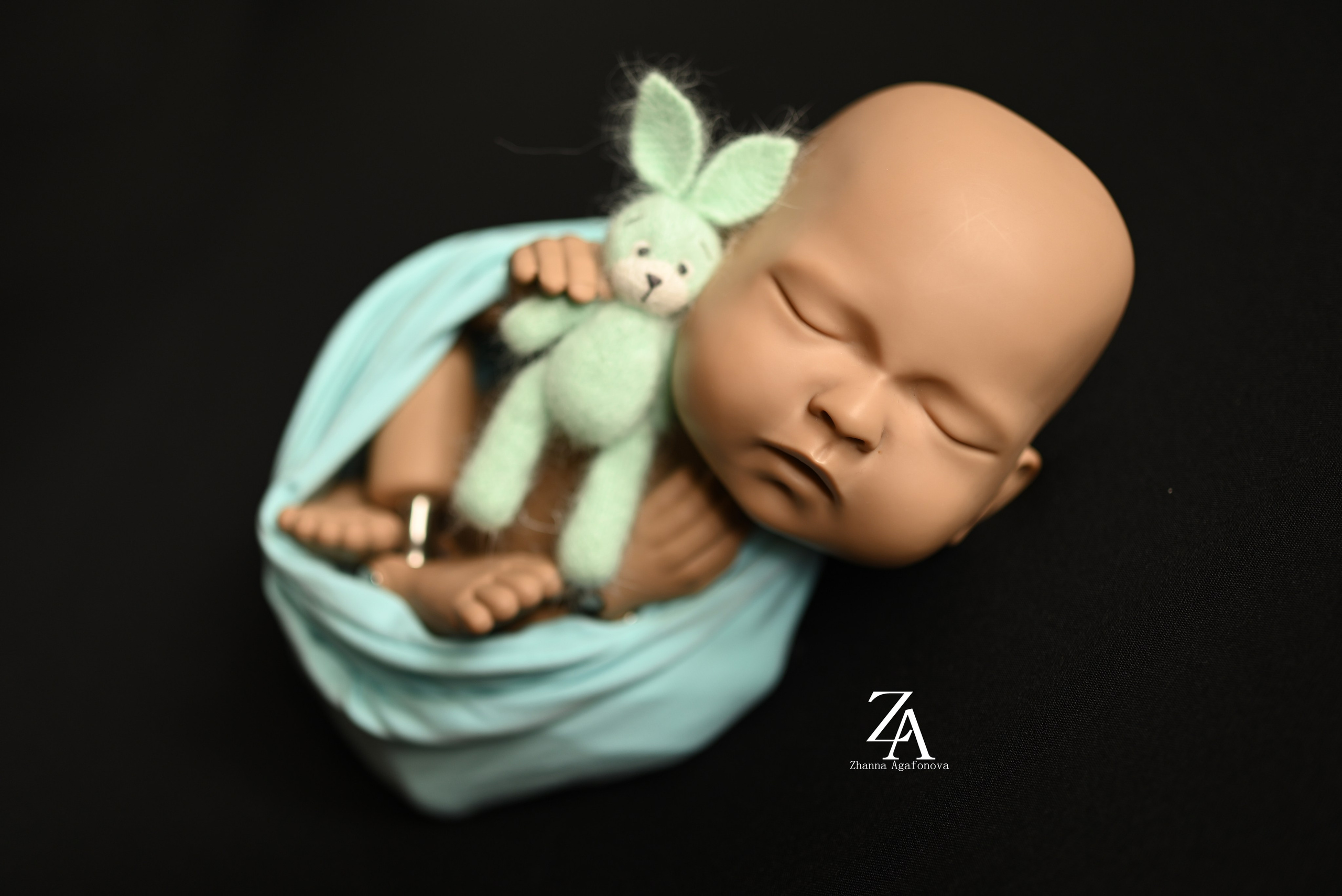 Образы на черном фоне. Newborn42.ru Фотограф новорожденных  г. Кемерово Агафонова Жанна