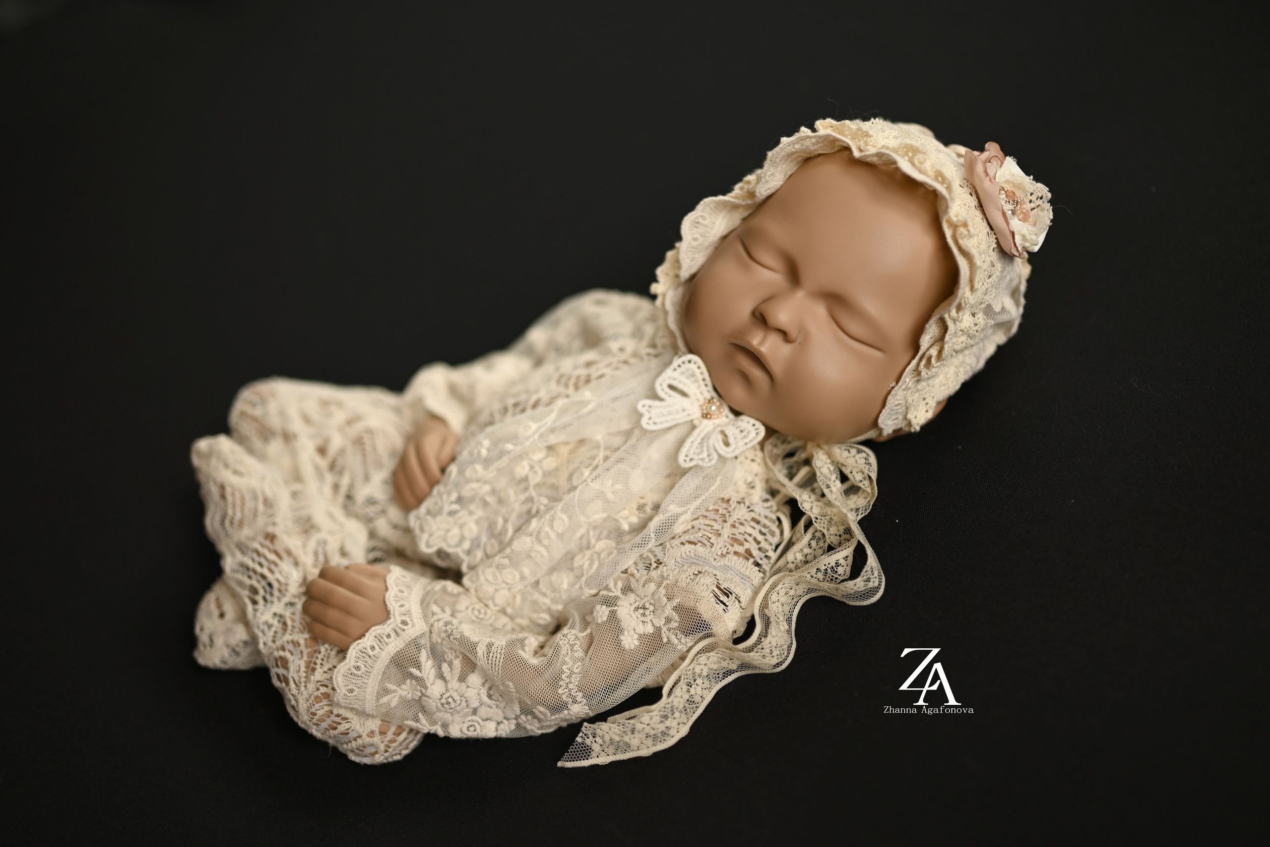 Образы на черном фоне. Newborn42.ru Фотограф новорожденных  г. Кемерово Агафонова Жанна