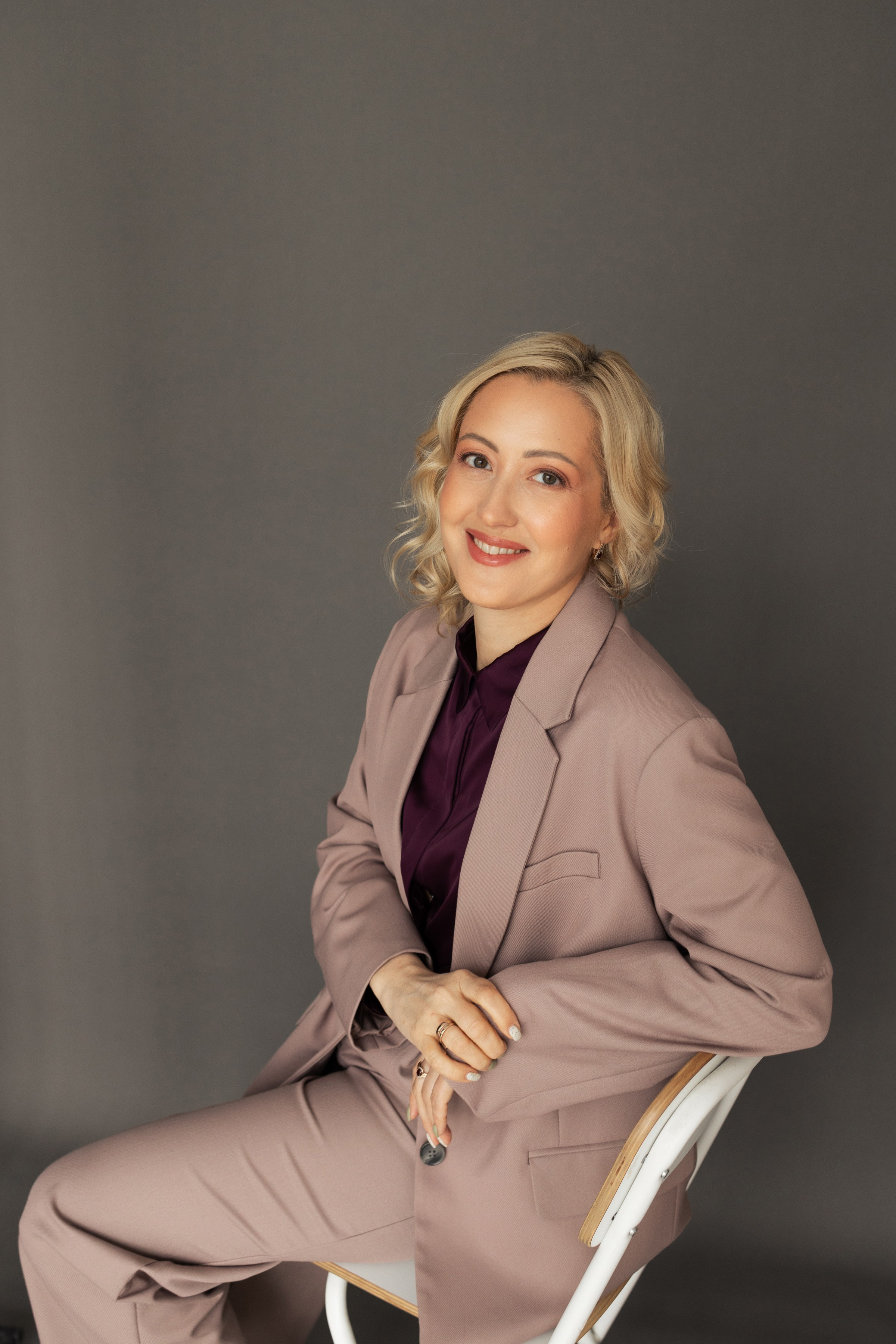 Деловой портрет. Портретный фотограф СПб, женский фотограф, минимализм и эстетика