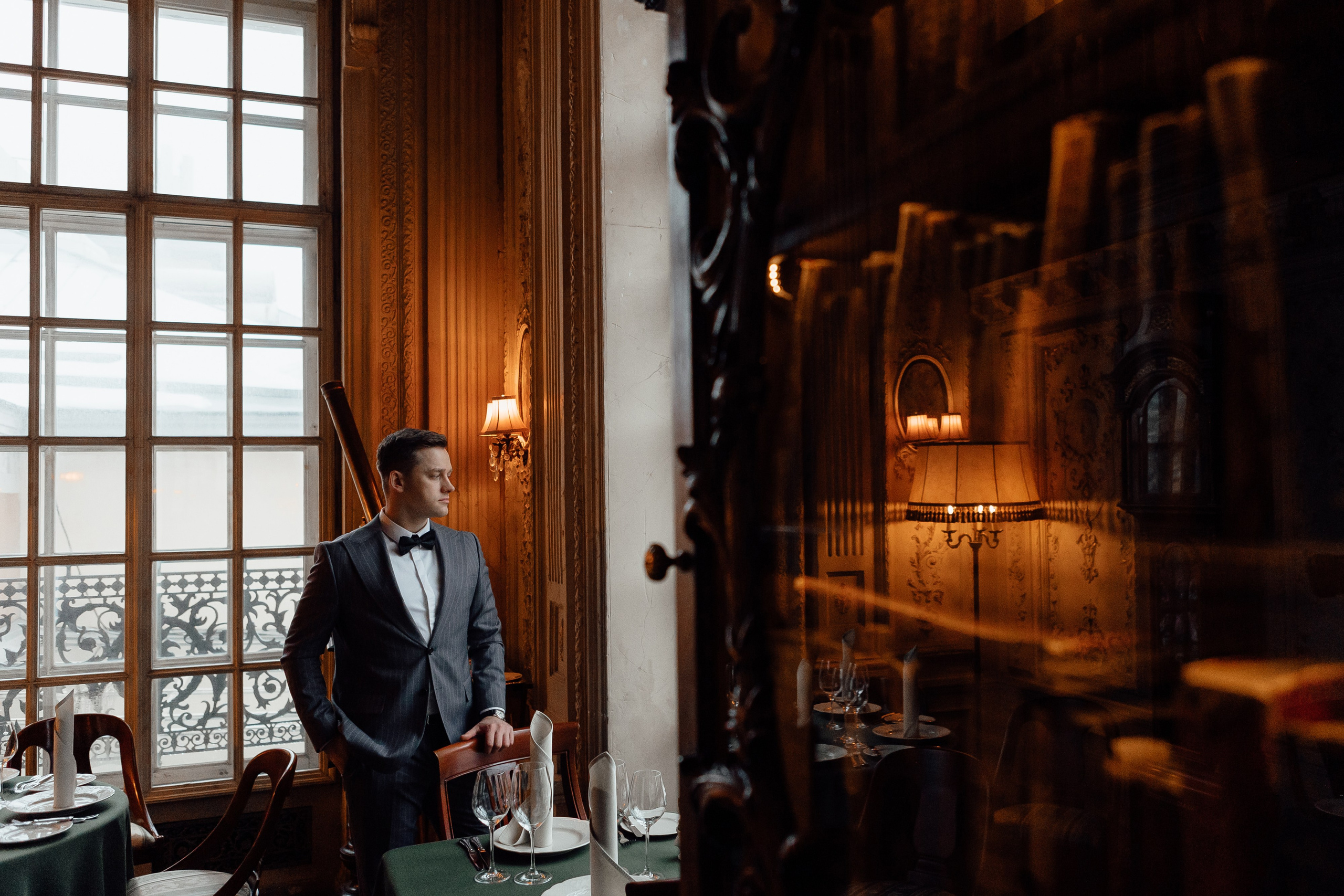 Свадебная фотосессия в Кафе Пушкинъ. Свадебный фотограф в Москве Дарья Олендарёва