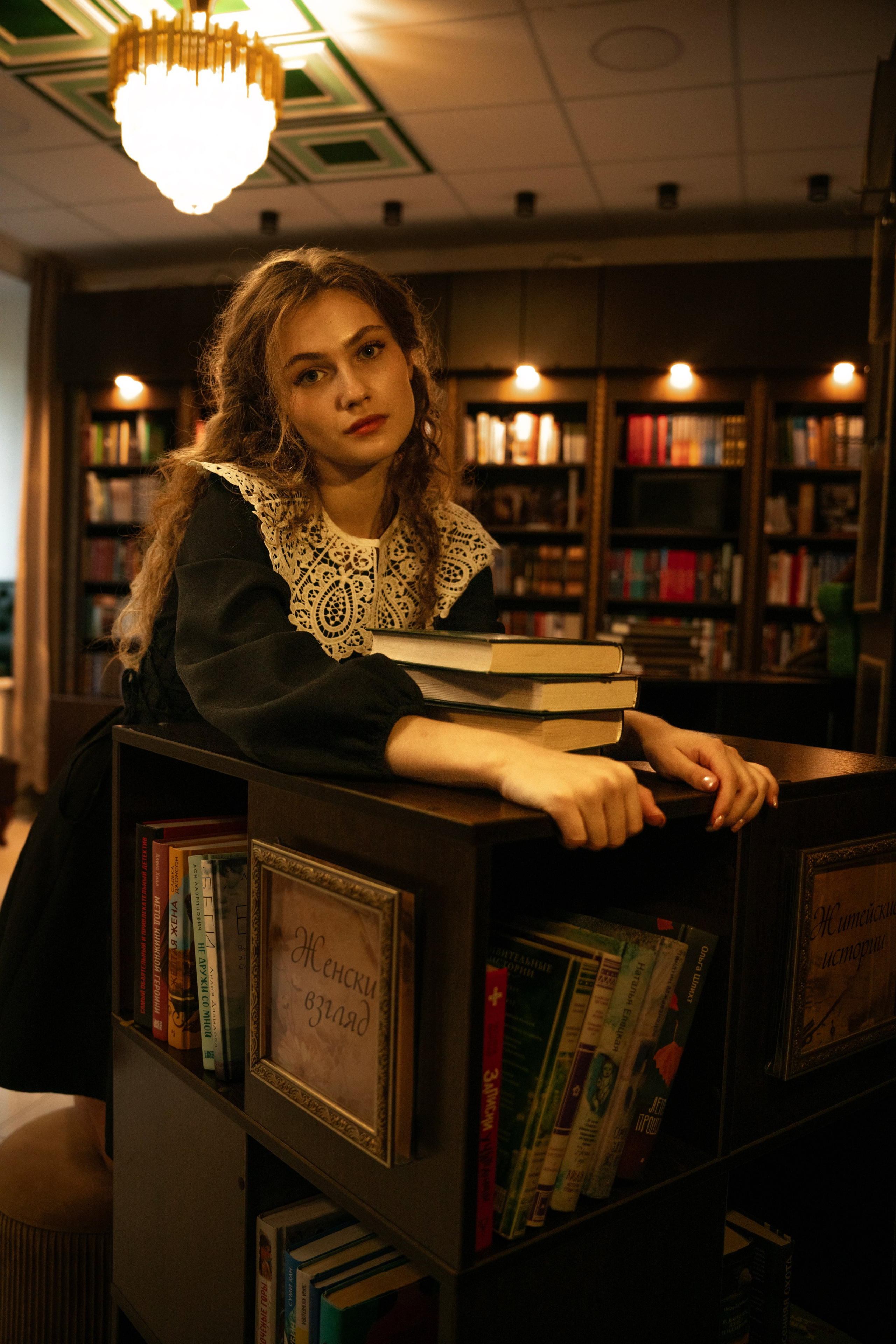 В библиотеке. Семейный фотограф в Омске Александра Яровикова