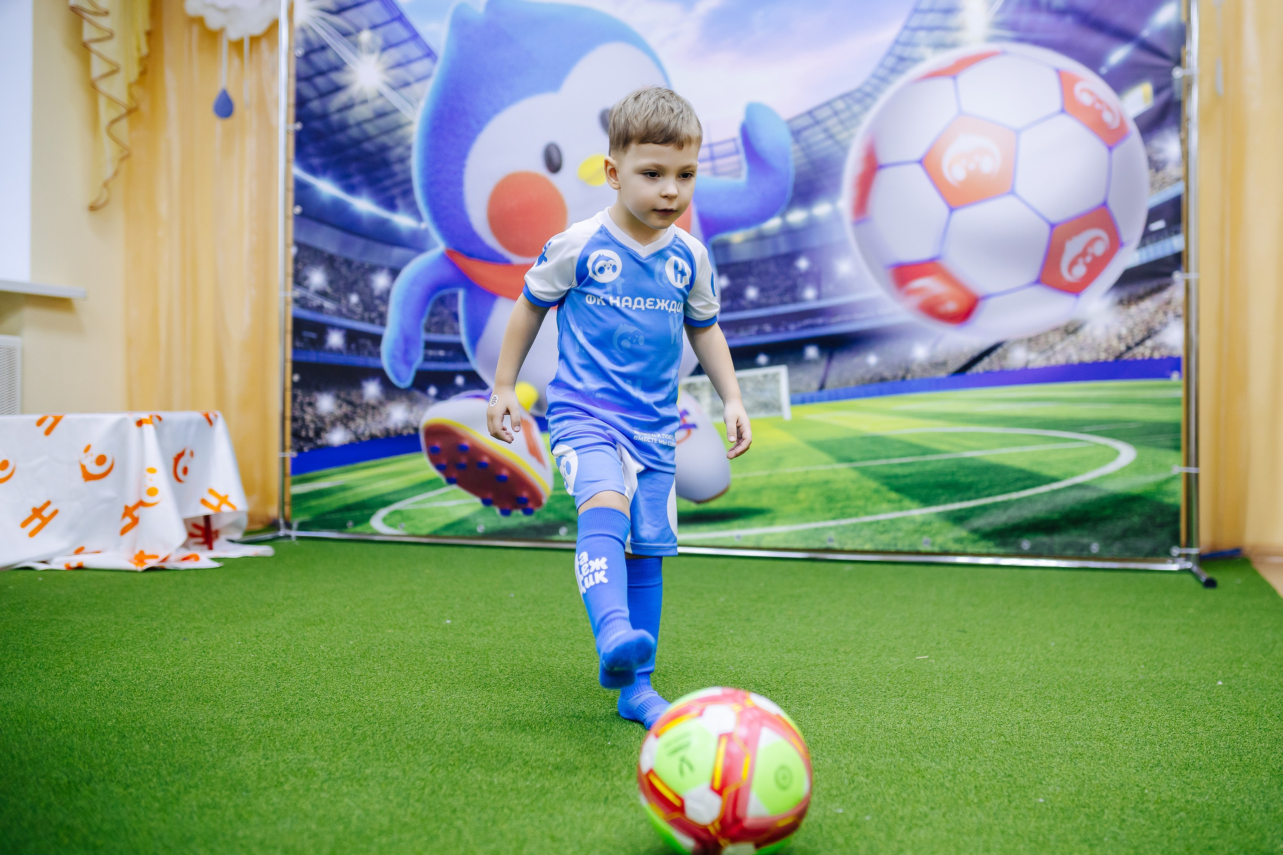 Фотосессия с кубком в детских садах г. Магнитогорска. Денис Прохоров Фотограф в г. Магнитогорск