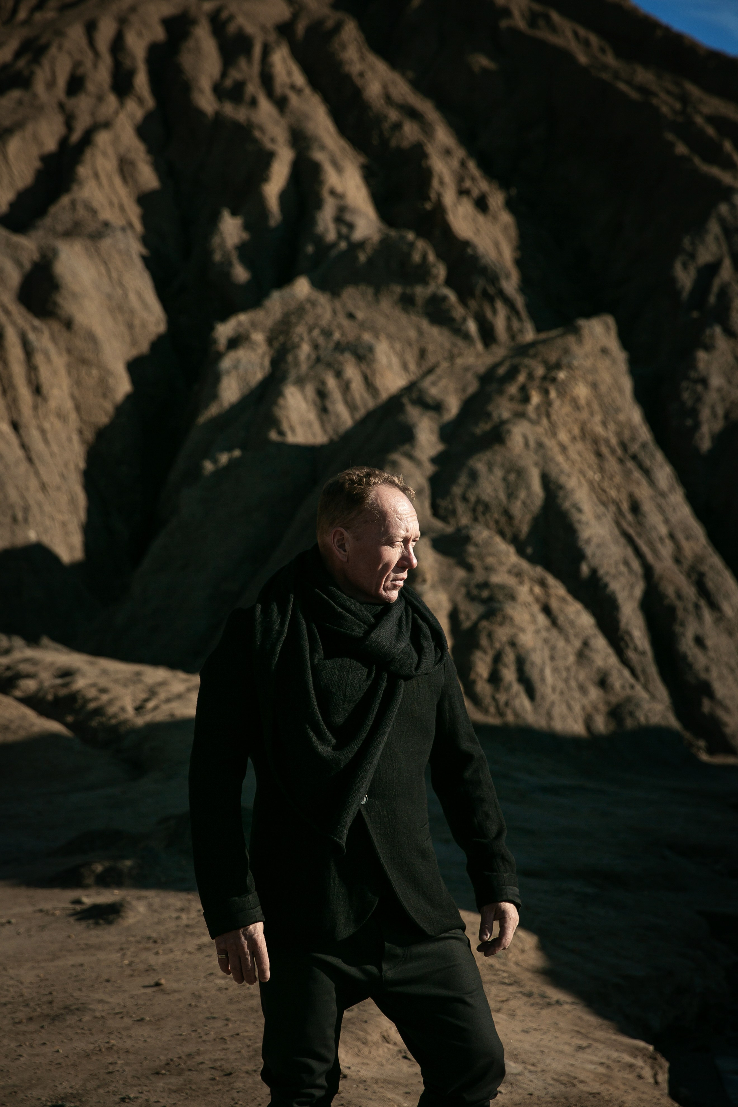 Editorial for multi-brand boutique «ЧОрная икра». АННА ВЕРСО / ANNA VERSO | Визуальный художник / Visual artist