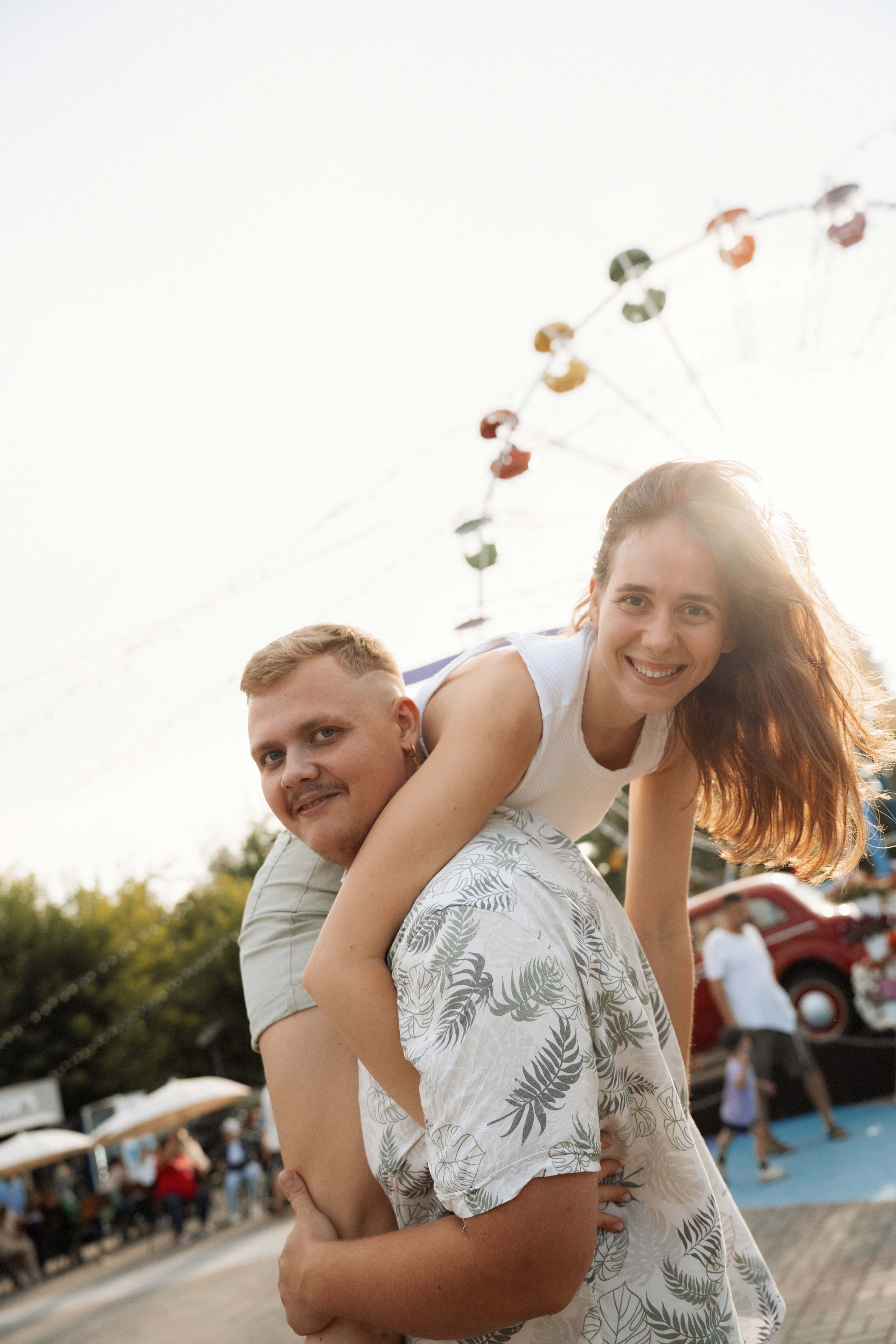 Глеб и Арина. Фотосессия в парке аттракционов. Яна Орехова. Фотограф в Томске