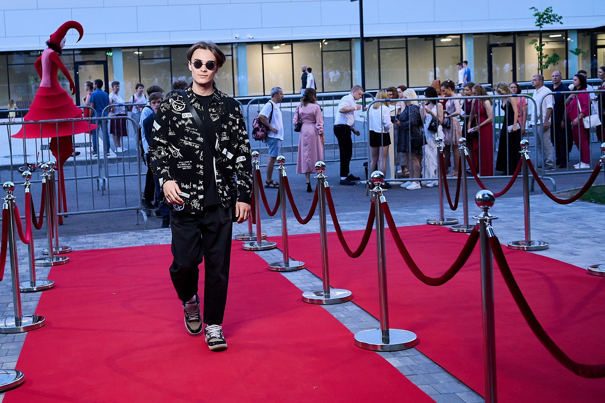 Выпускной 2024 концертный зал Академия ВТБ. Фотограф и Видеограф в Москве. Олег Корушев