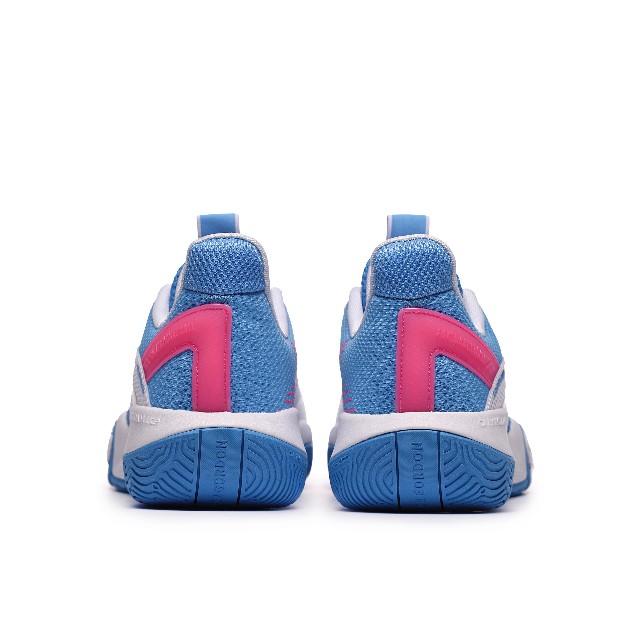 фотосъемка аксессуаров, дизайнерские вещи, обувь, предметная фотосъемка, неделя моды Москва, обтравка, обтравки, предметная ретушь, фэшн одежда, фотсъемка дорогой одежды в Москве. фотосъемка для брендов, фотосъемка для сайта, фотосъемка для маркетплейсов. спортивная обувь, туфли, сапоги, ботфорты