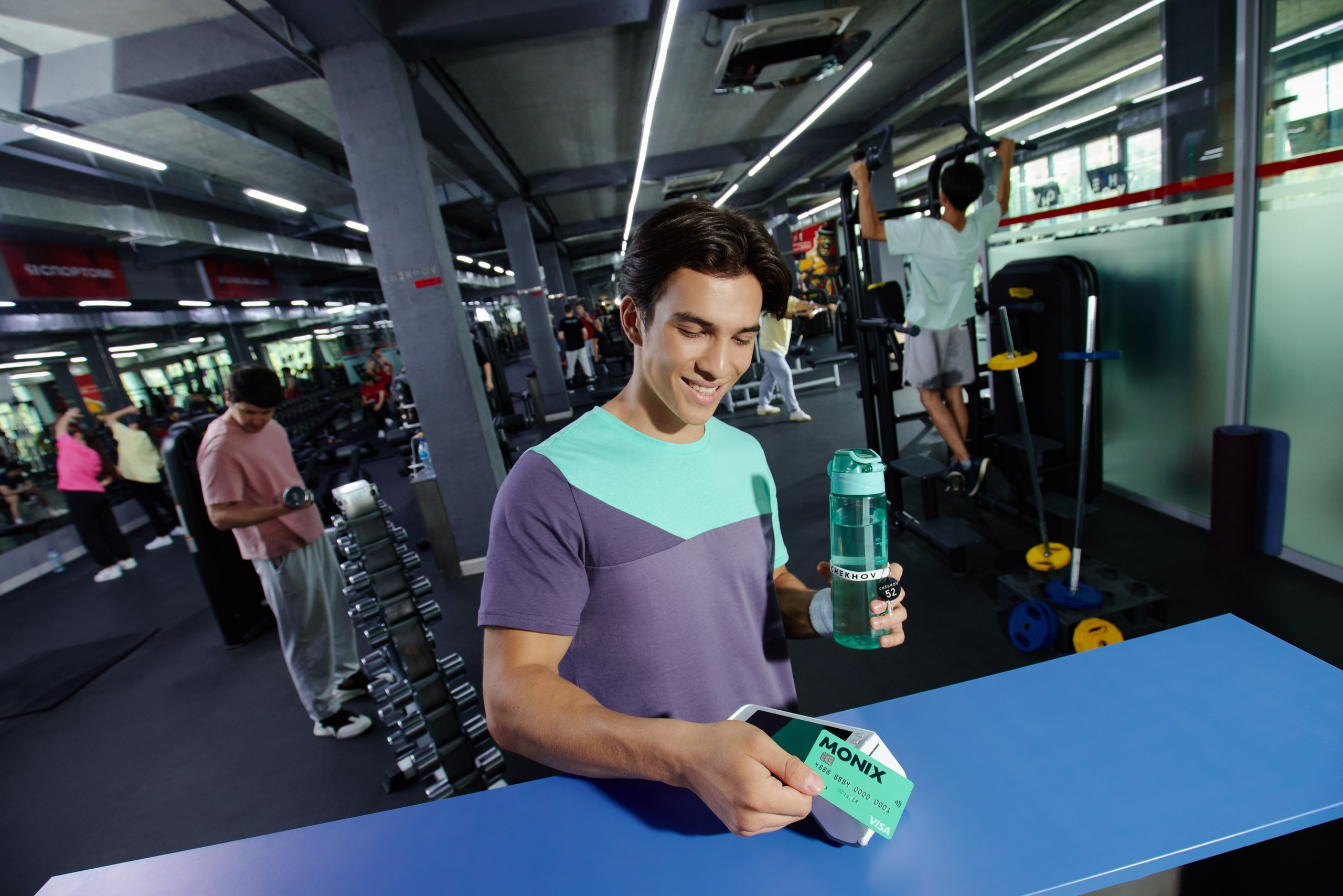 Monix. Fashion and advertising photographer