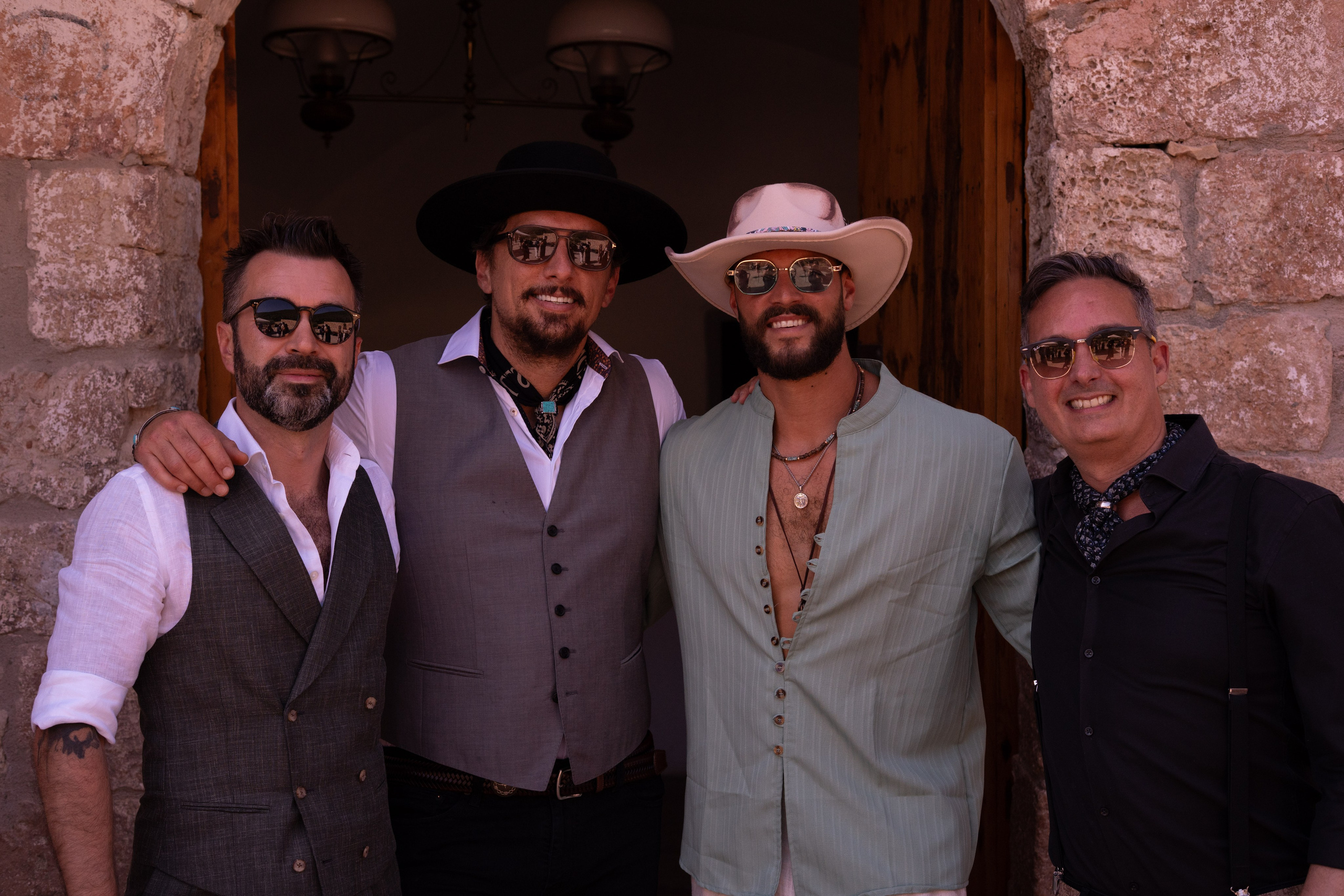 Stasy and Roberto. Wedding Photographer in Barcelona and Medellin