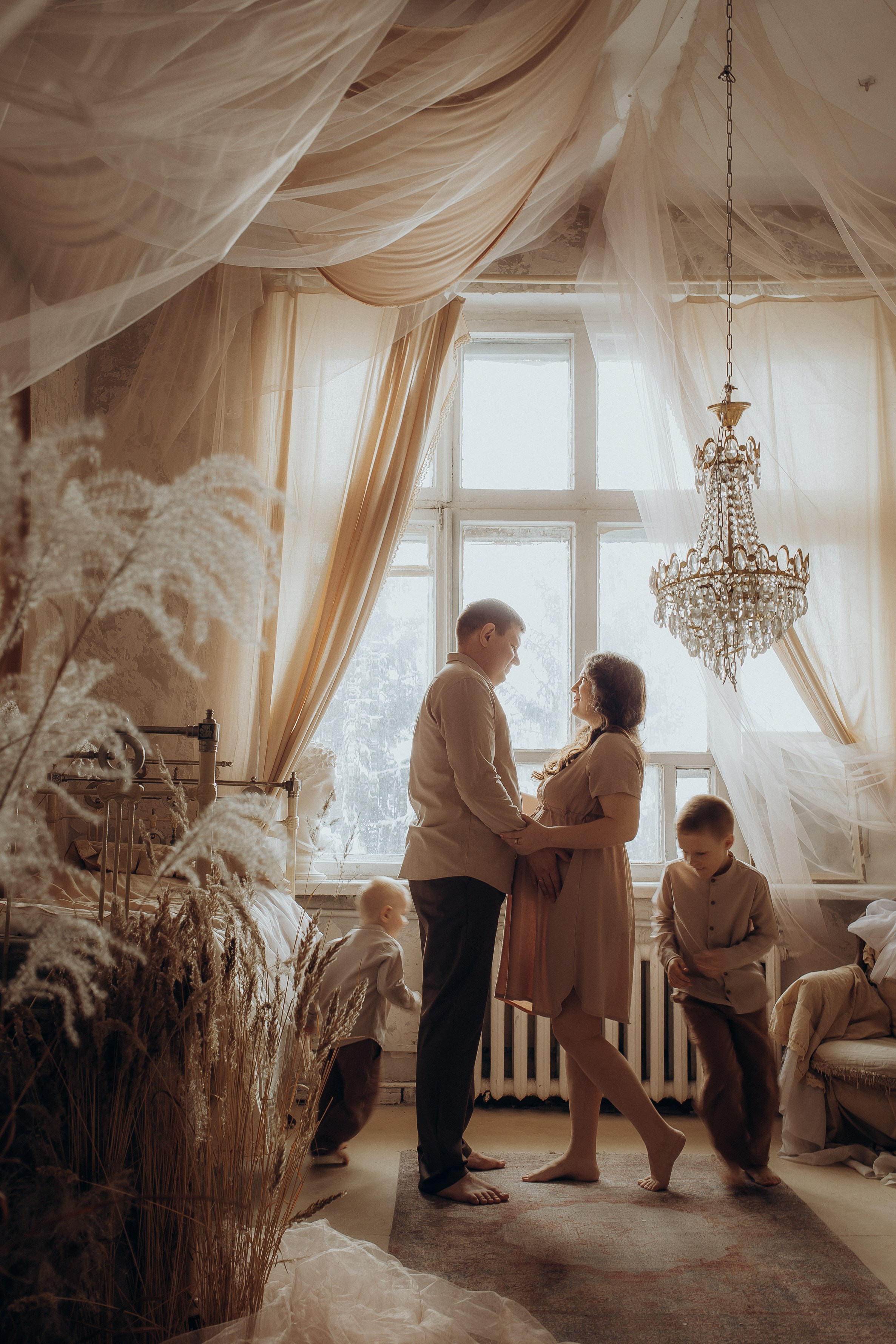 Материнство в студии FTH. Фотограф на первый годик, семейный и детский фотограф в Новосибирске