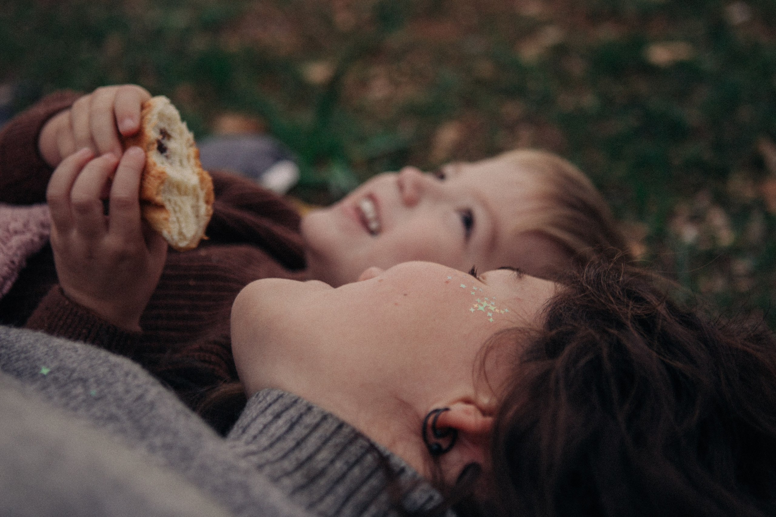 Nastya & Mr. Racoon. Portrait, family and pet photographer in Cyprus, Ksenia Bourdelle