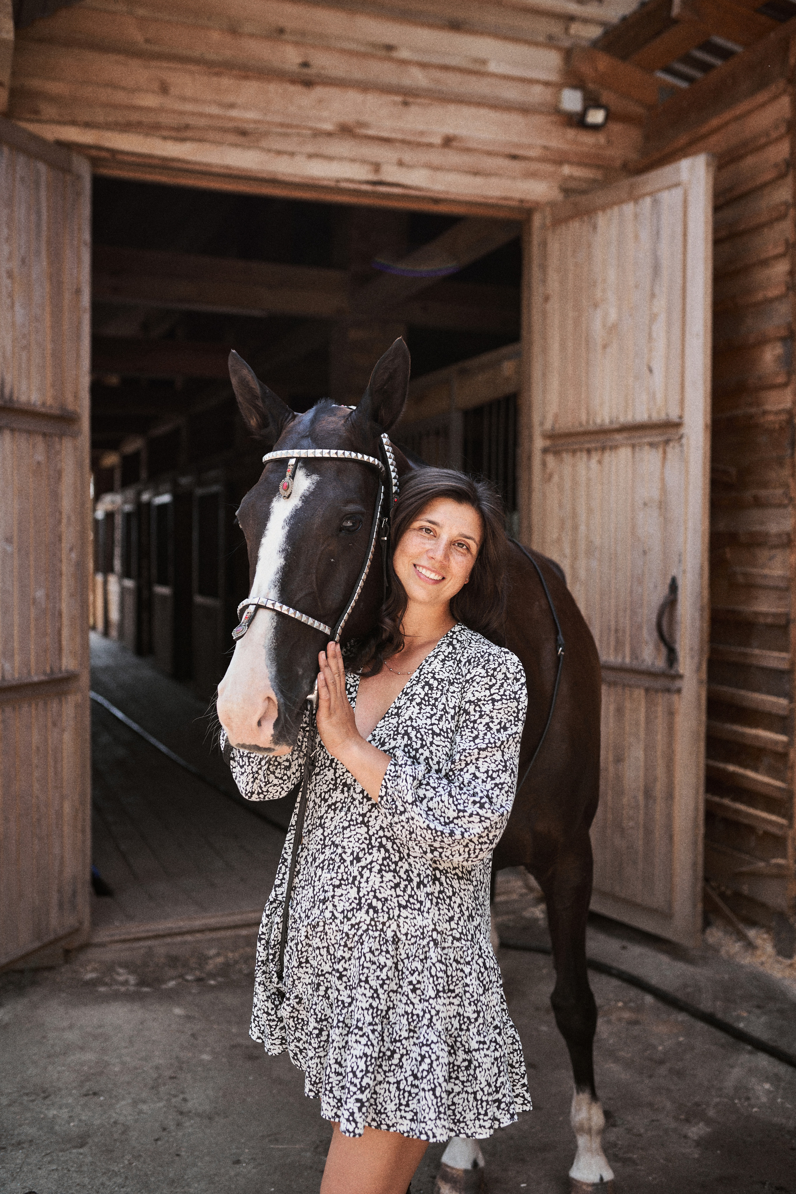 Дарья и ахалтекинцы. Конный клуб Каприоль. Фотосессии с лошадьми в Москве, Новосибирске