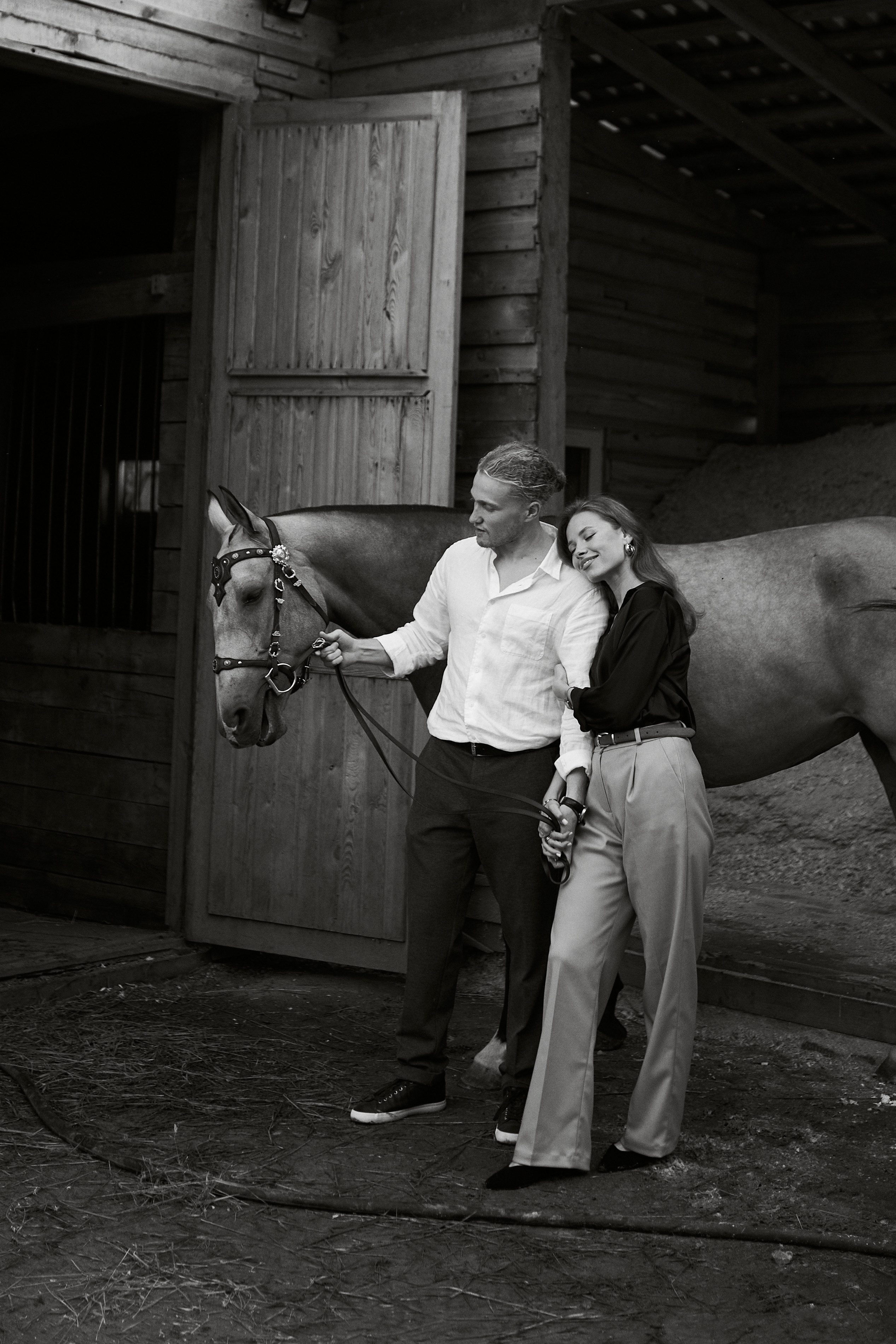 Алина и Макс в КК «Каприоль». Фотосессии с лошадьми в Москве, Новосибирске