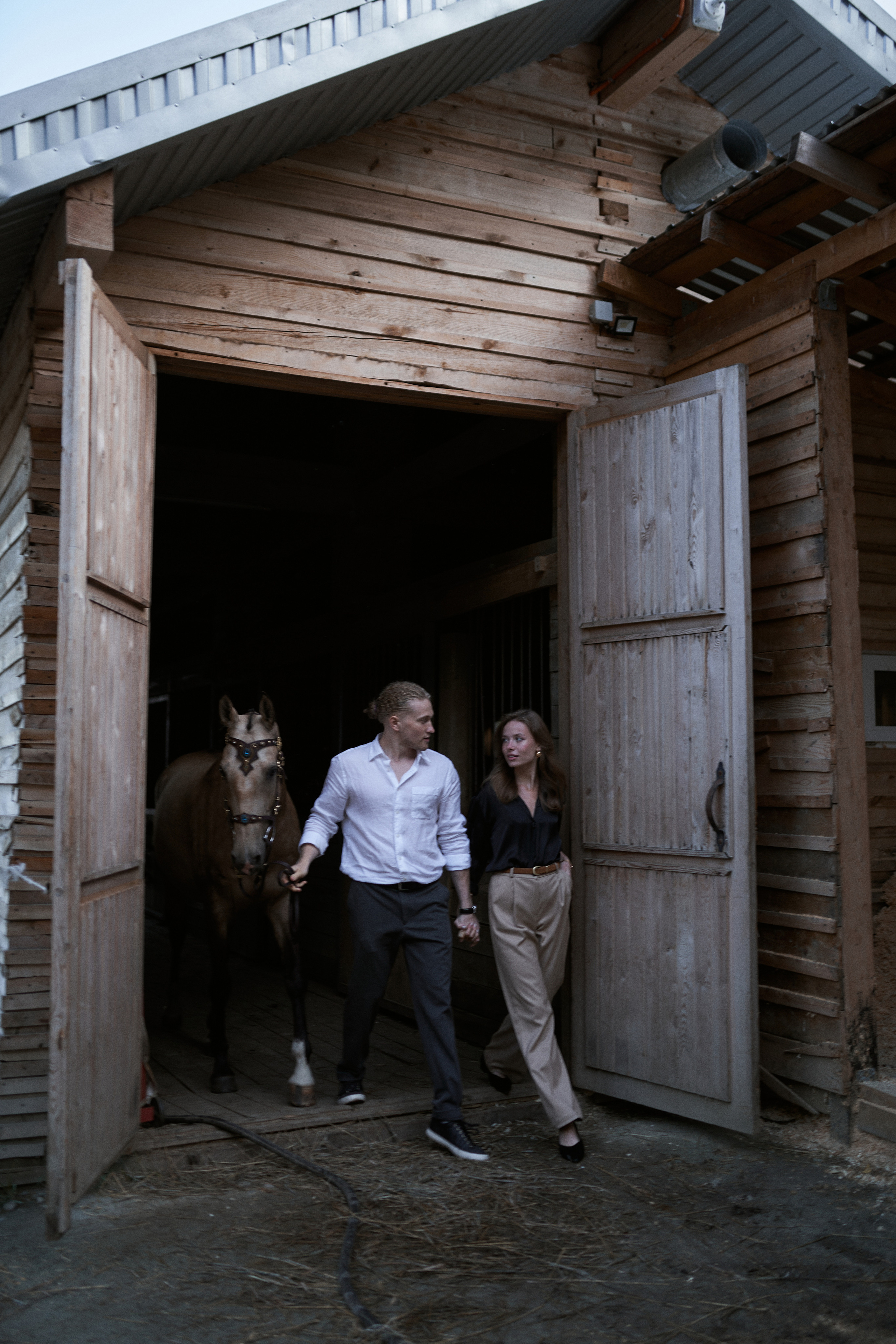 Алина и Макс в КК «Каприоль». Фотосессии с лошадьми в Москве, Новосибирске