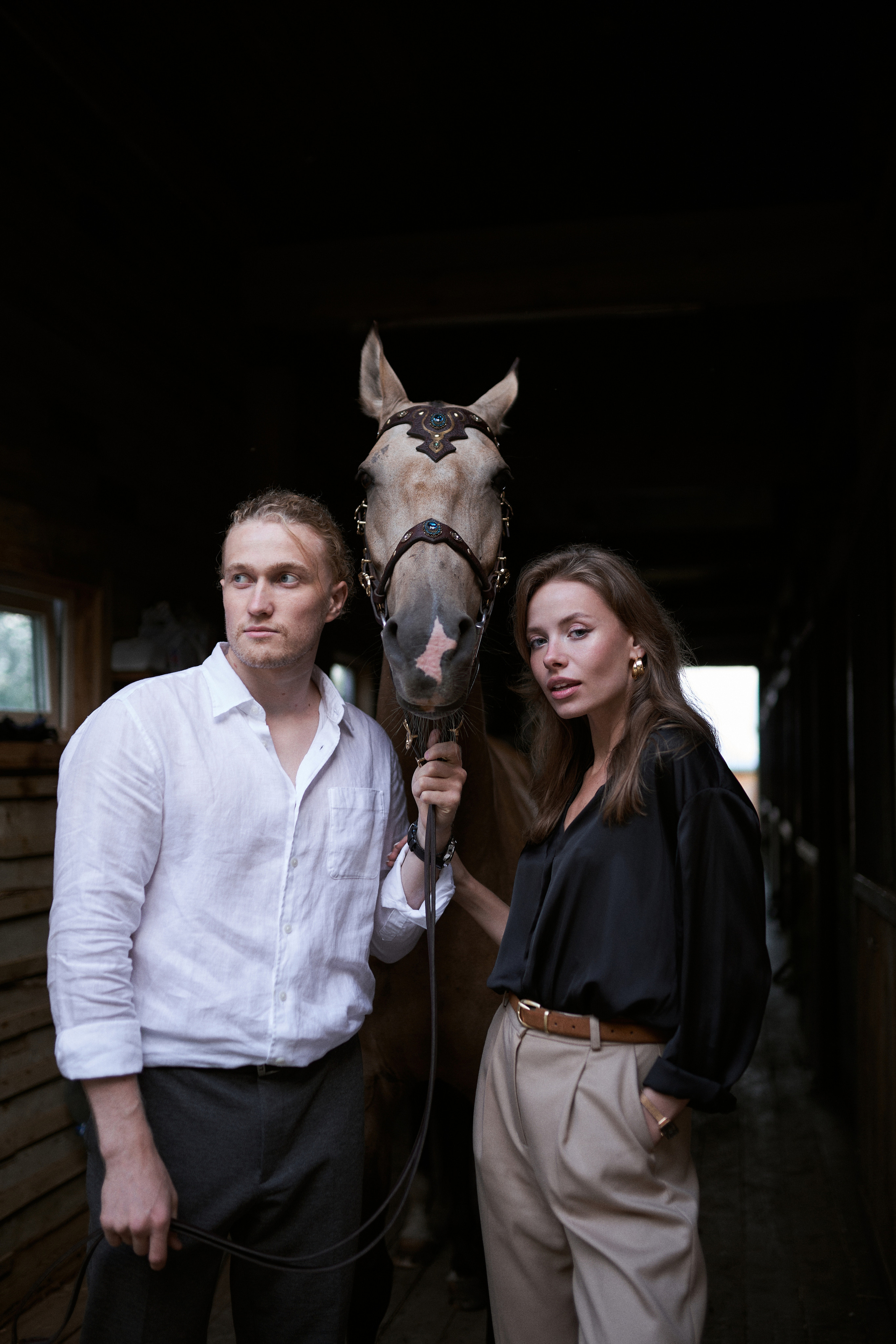 Алина и Макс в КК «Каприоль». Фотосессии с лошадьми в Москве, Новосибирске