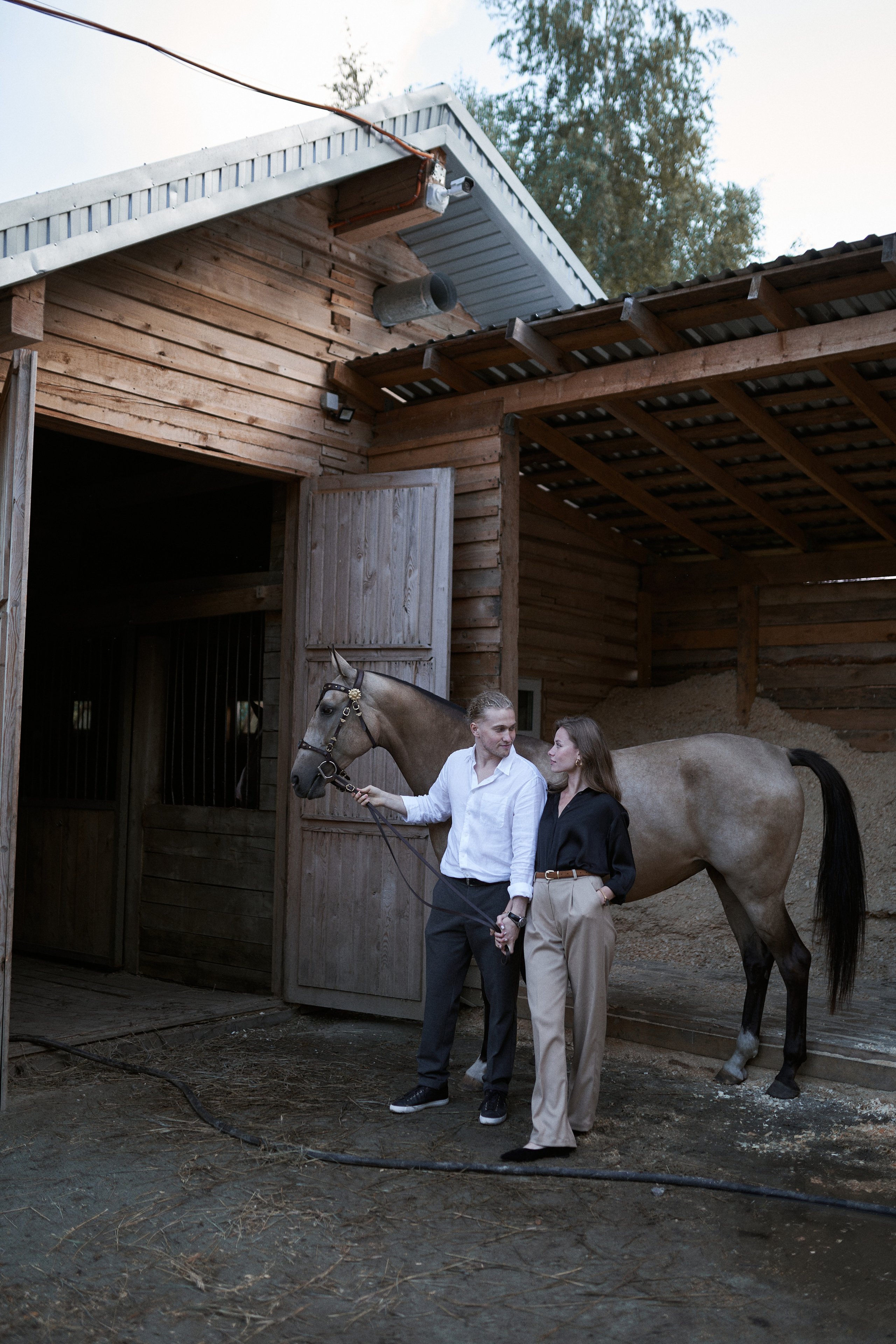 Алина и Макс в КК «Каприоль». Фотосессии с лошадьми в Москве, Новосибирске