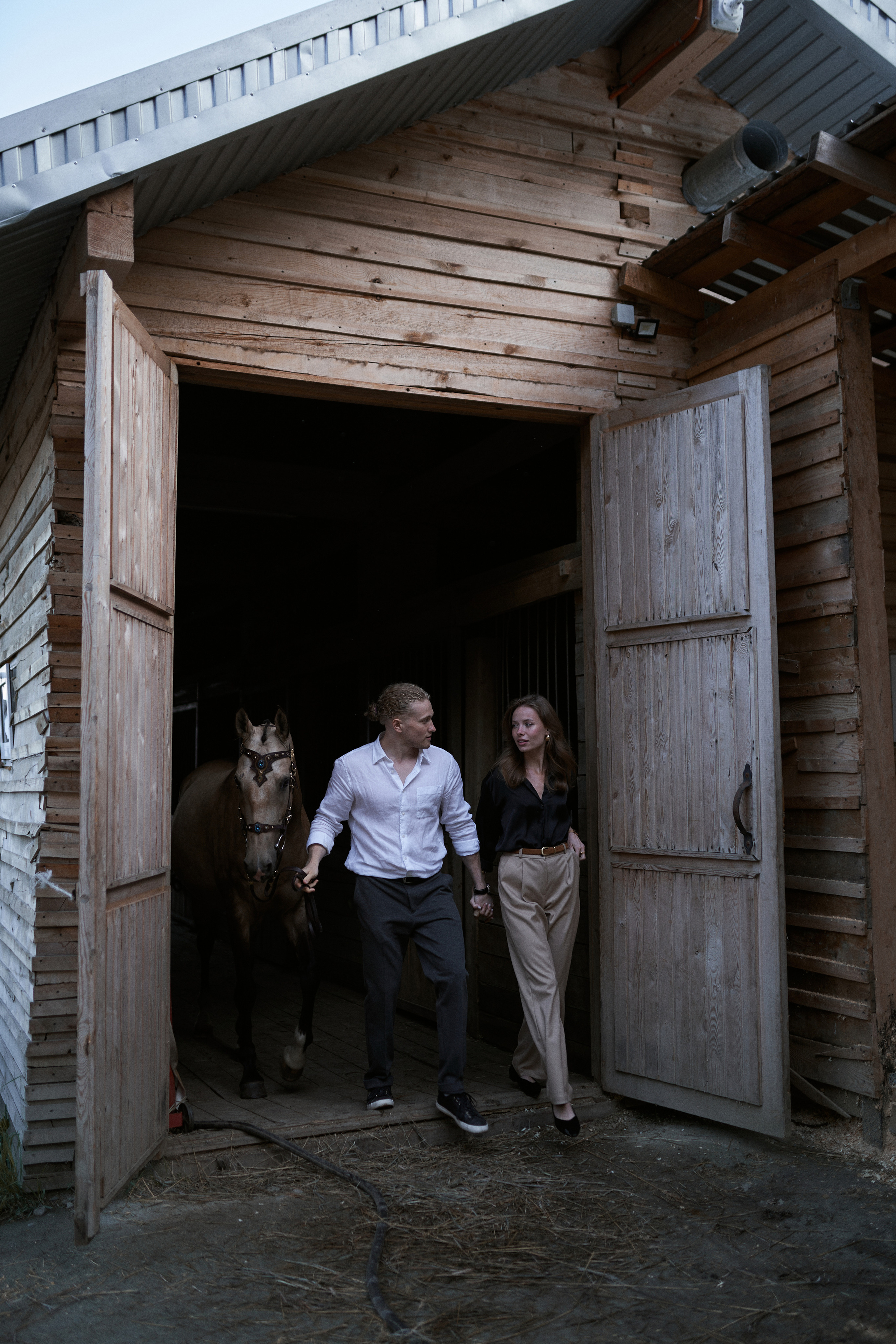 Алина и Макс в КК «Каприоль». Фотосессии с лошадьми в Москве, Новосибирске