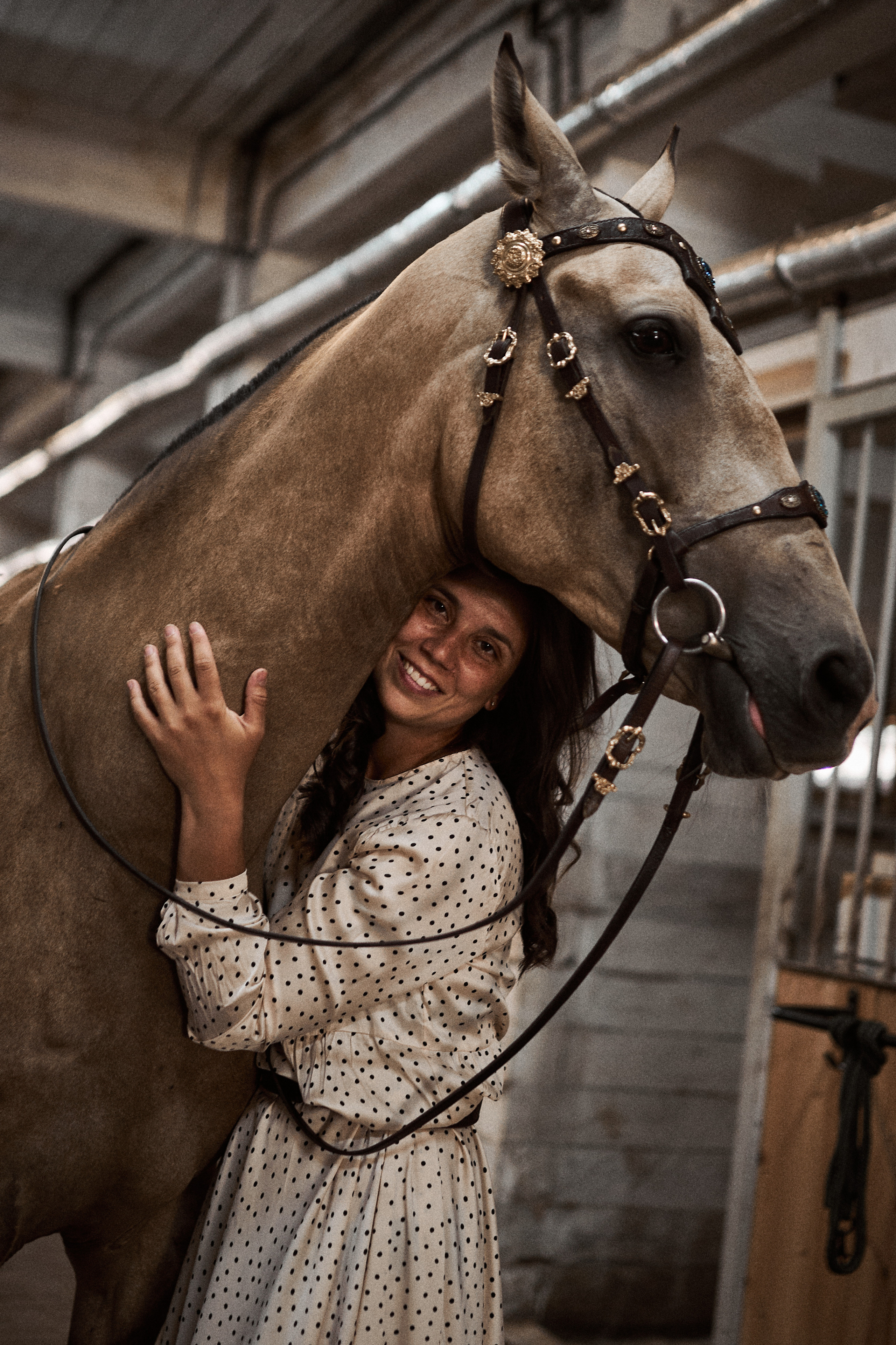 Дарья и ахалтекинцы. Конный клуб Каприоль. Фотосессии с лошадьми в Москве, Новосибирске