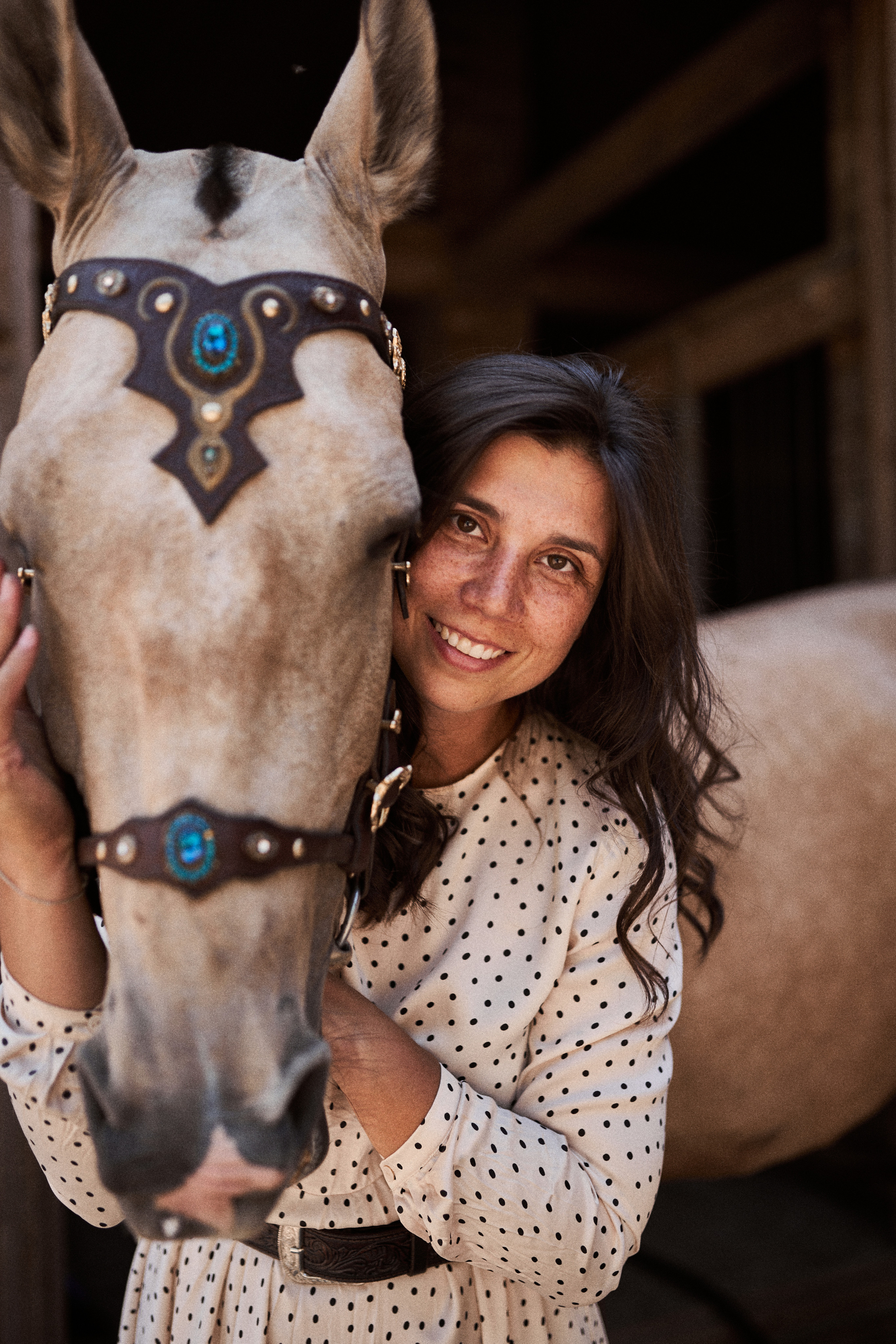 Дарья и ахалтекинцы. Конный клуб Каприоль. Фотосессии с лошадьми в Москве, Новосибирске