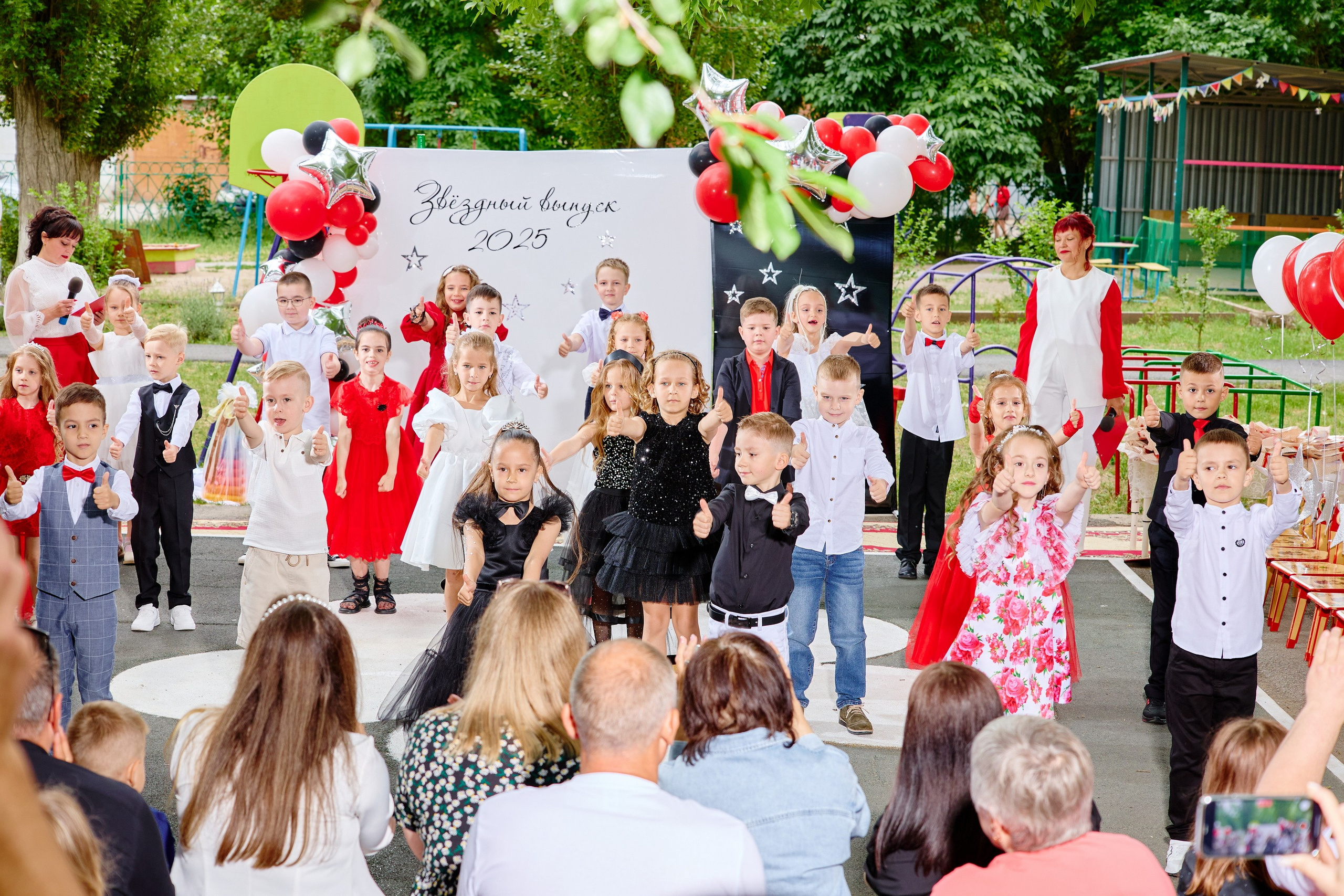 Выпускной 45 сад. Фотограф Выпускные альбомы Таганрог Сергей Коробченко