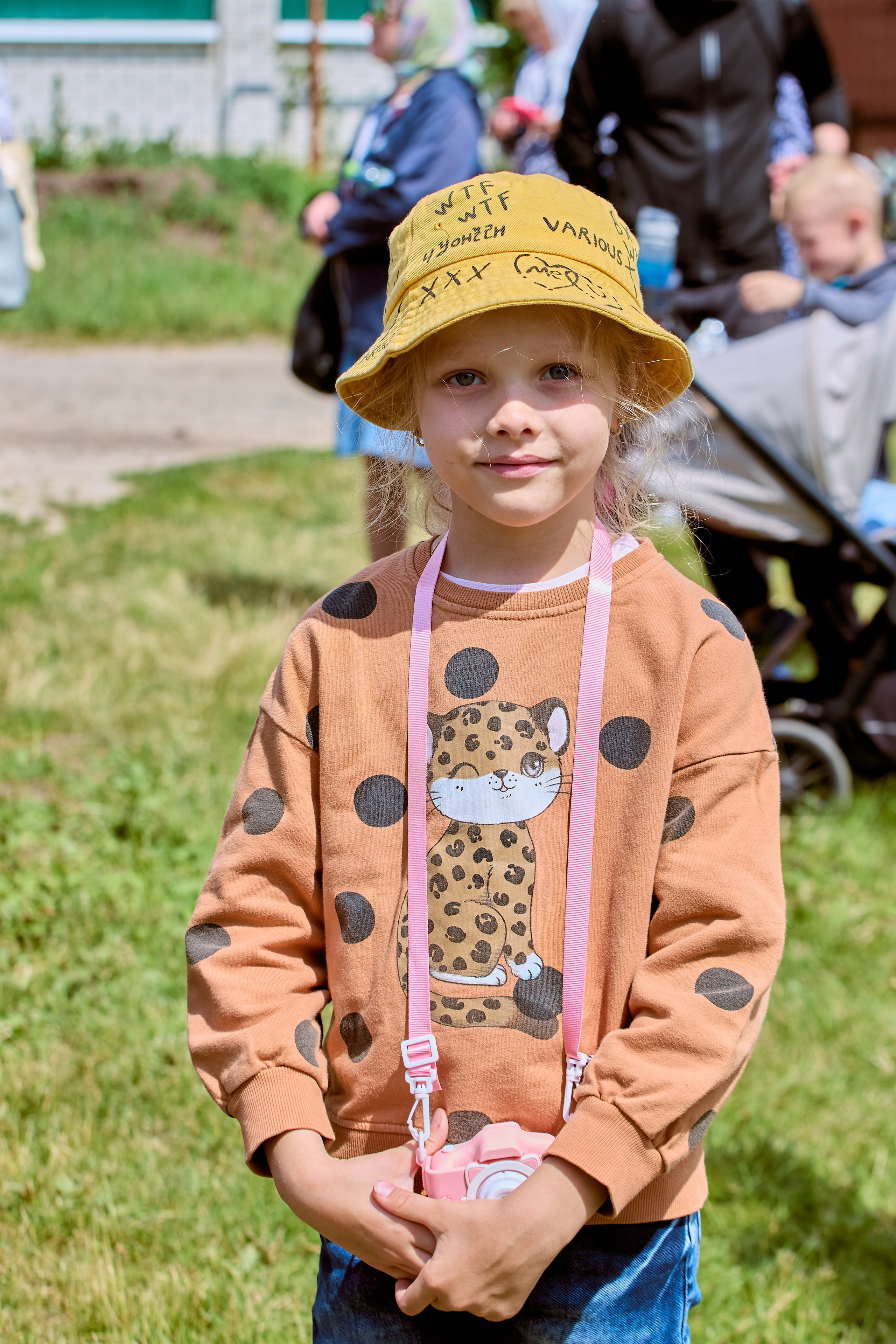 Девочка портрет на привале Крестный Ход в Дзержинске фото Православного фотографа Николая Голованова.