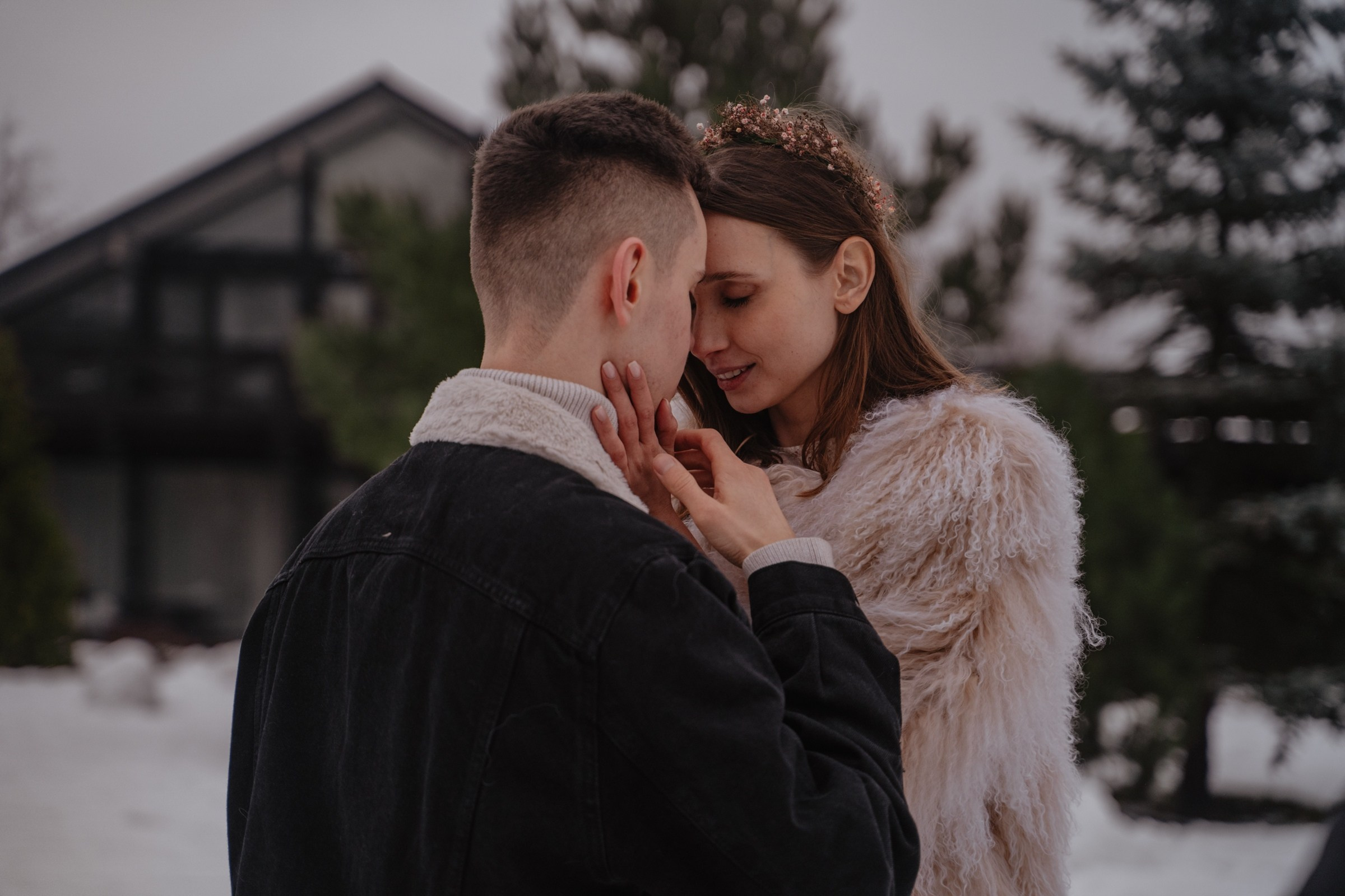 Зимняя свадебная фотосессия прогулка. Фотограф Екатерина в городе Новороссийск